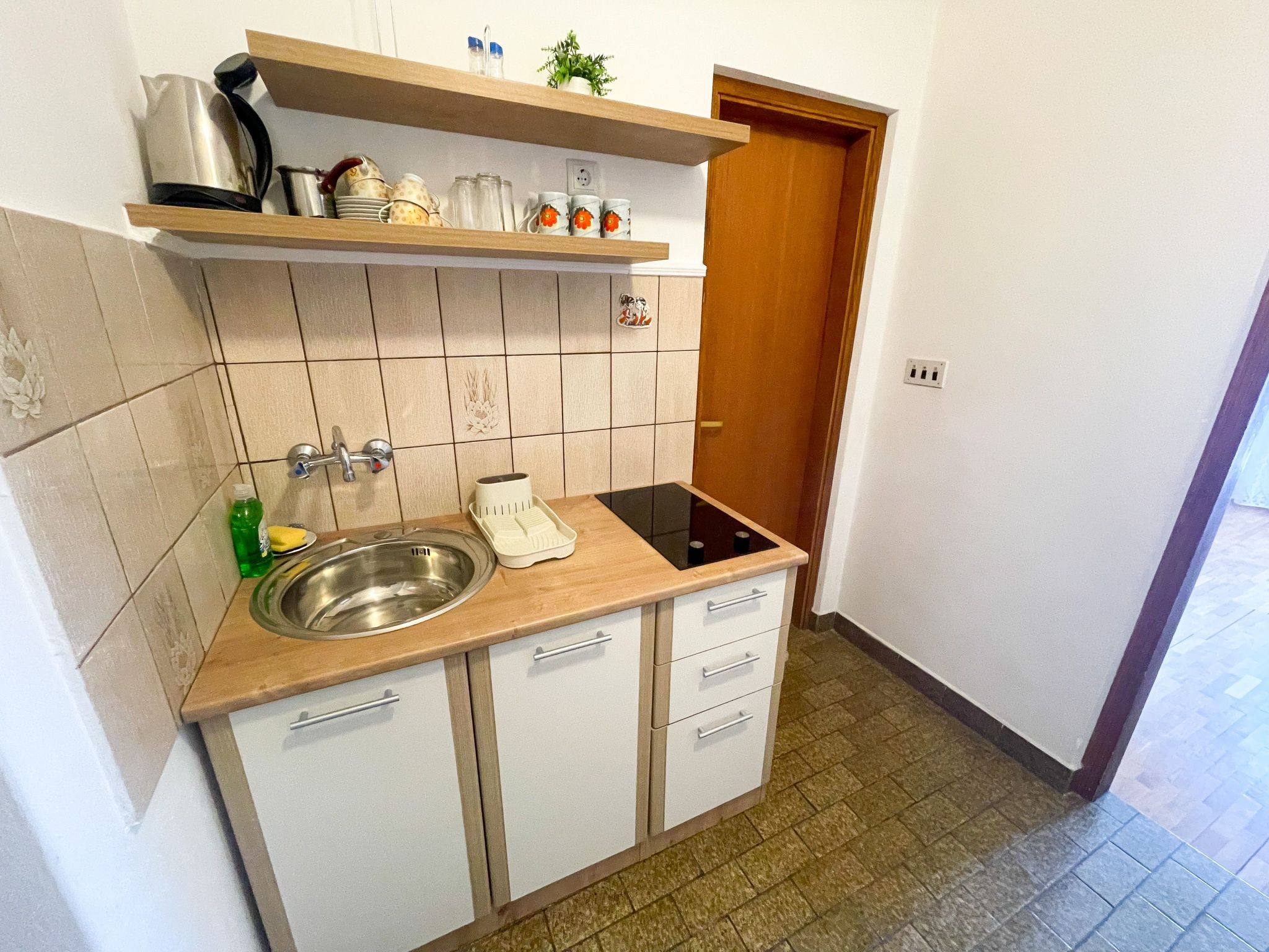 Appartement in Crikvenica mit Möbliertem Balkon-Drinnen
