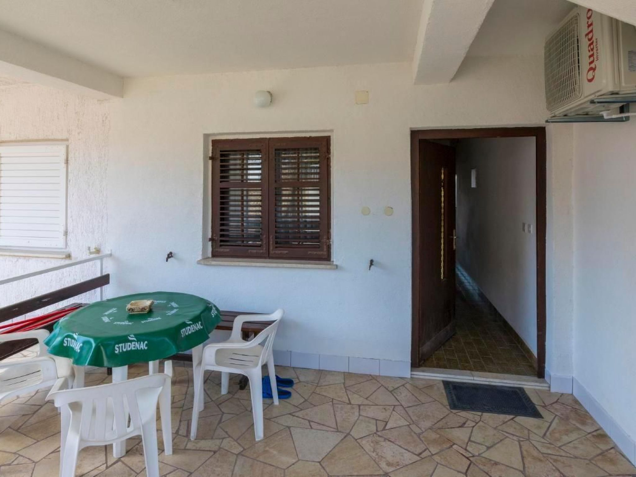 Appartement in Crikvenica mit Möbliertem Balkon-Drinnen