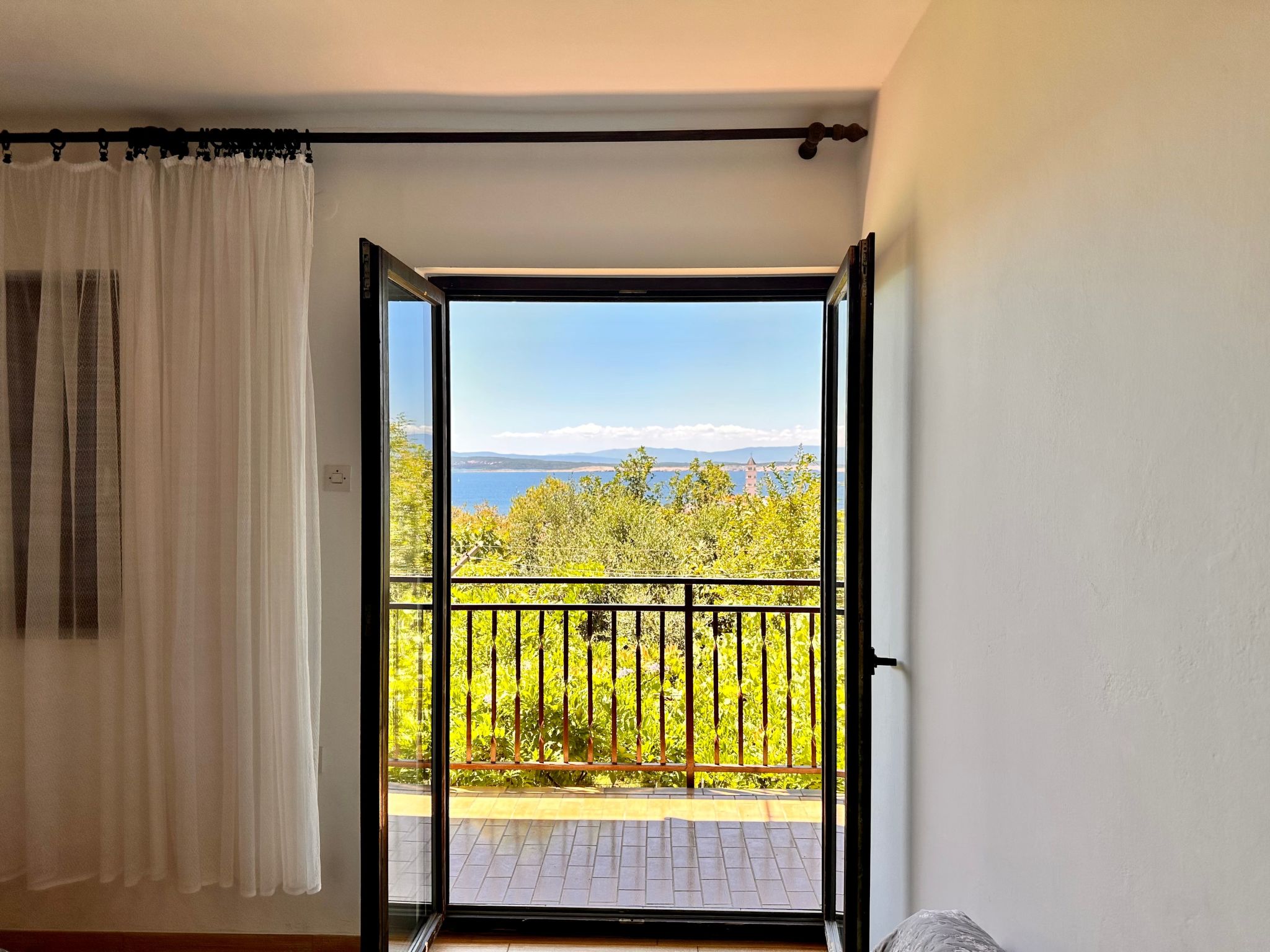 Jaka-Image-tags.info