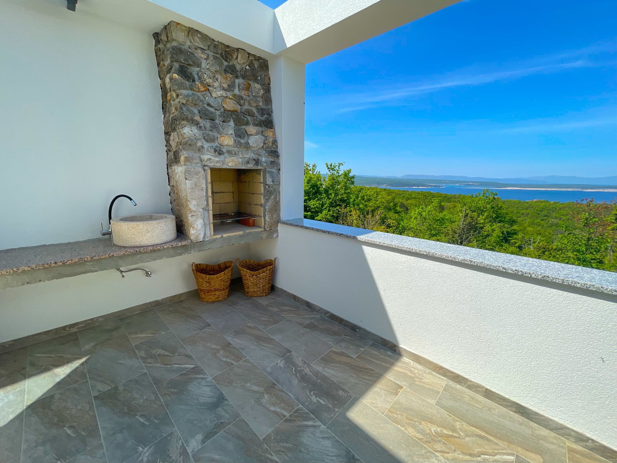 In Crikvenica mit Grill, Terrasse und Garten