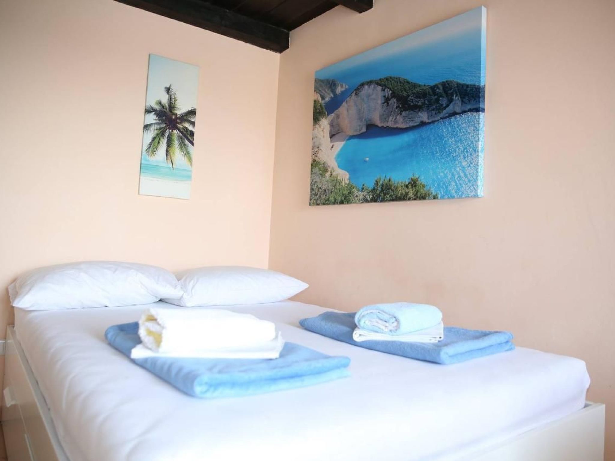 Studio-Appartement mit Blick auf das Wasser-Drinnen