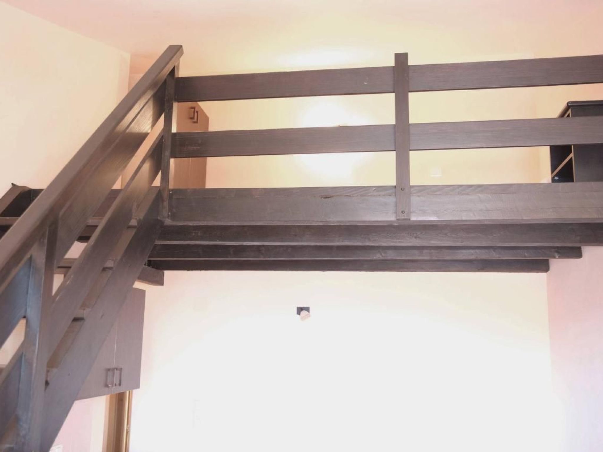 Studio-Appartement mit Blick auf das Wasser-Drinnen