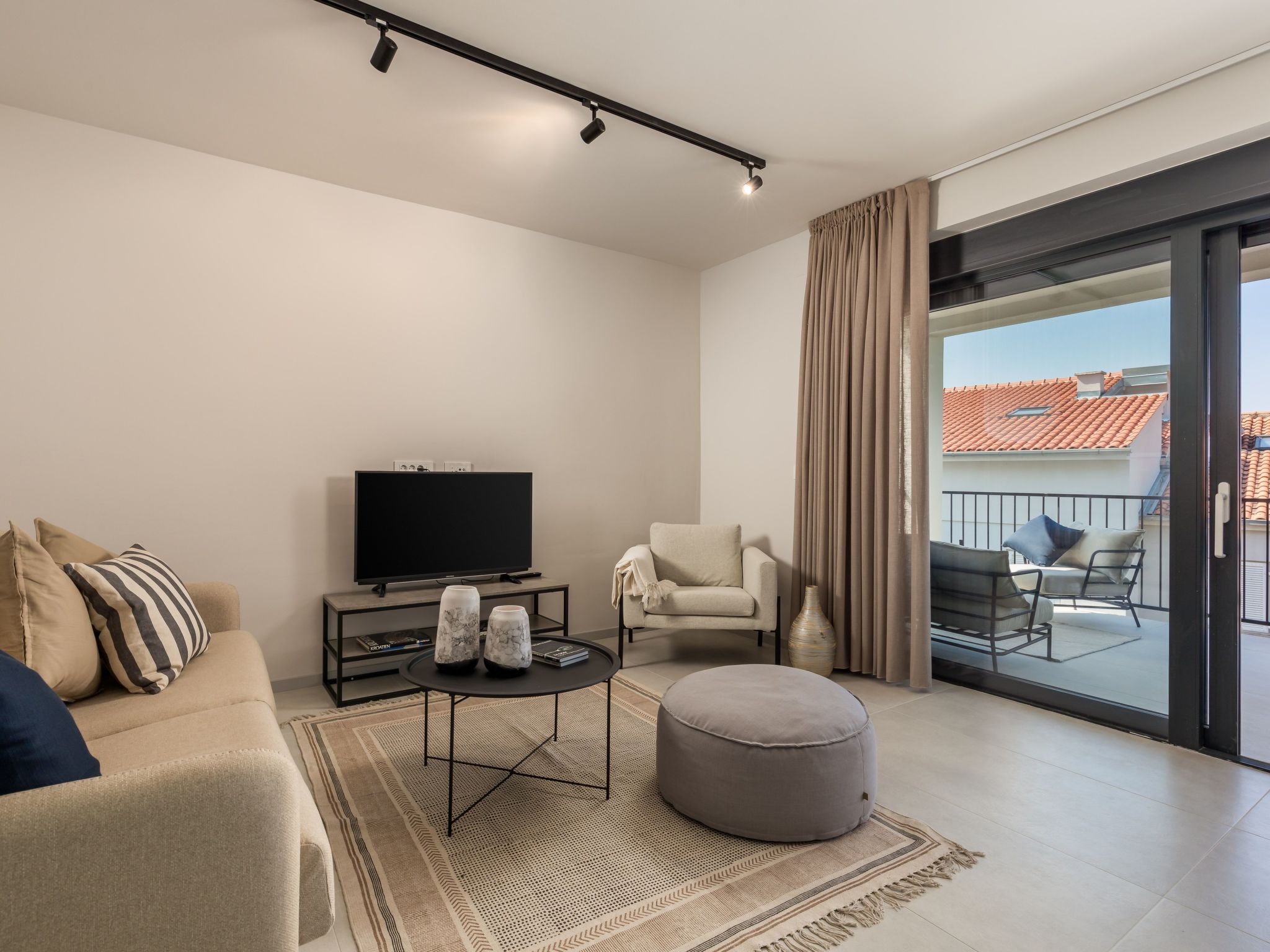 Photo of "Sunrise" mit Pool