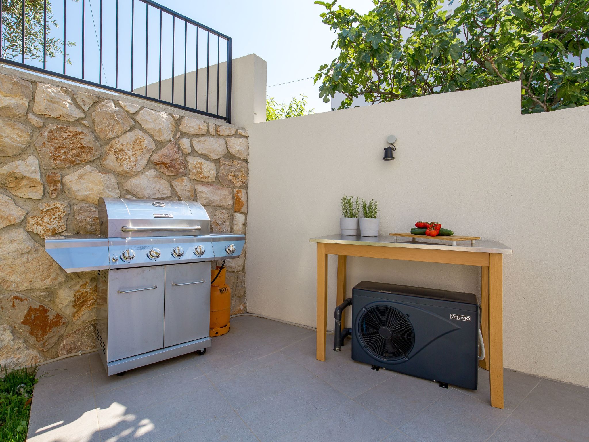 Photo of "Sunrise" mit Pool