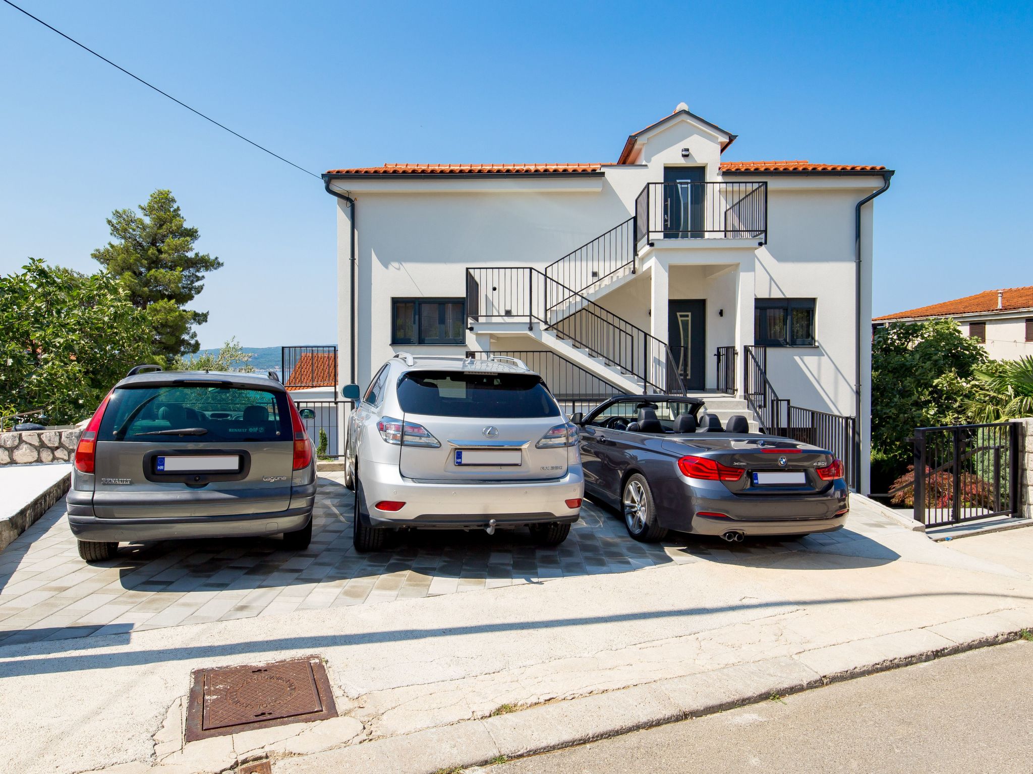 Photo of "Sunrise" mit Pool