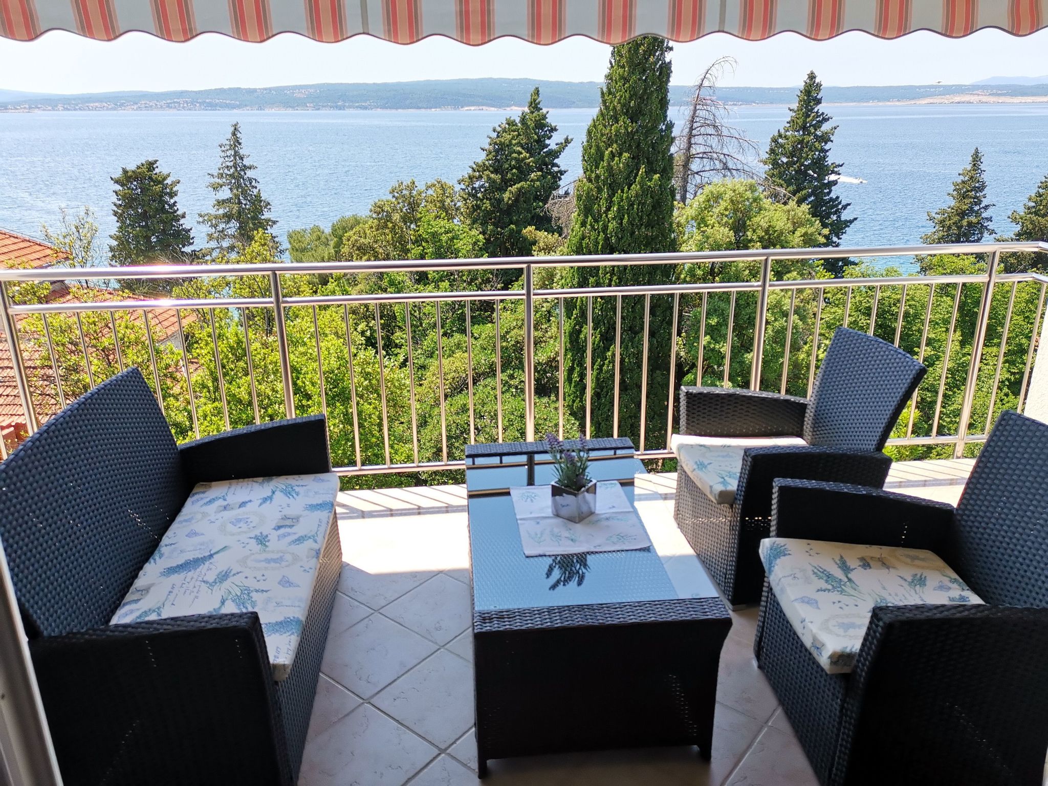 Wohnung mit Meerblick, 50m vom Strand entfernt Accommodation in Cirkvenica Riviera