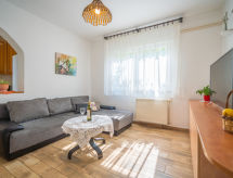 Appartement Iris: direct aan zee in Jadranovo, op 5 meter van het strand - thumbnail 4