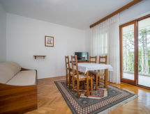 Appartement Fuma nabij zee in Jadranovo met zwembad en tuin - thumbnail 6