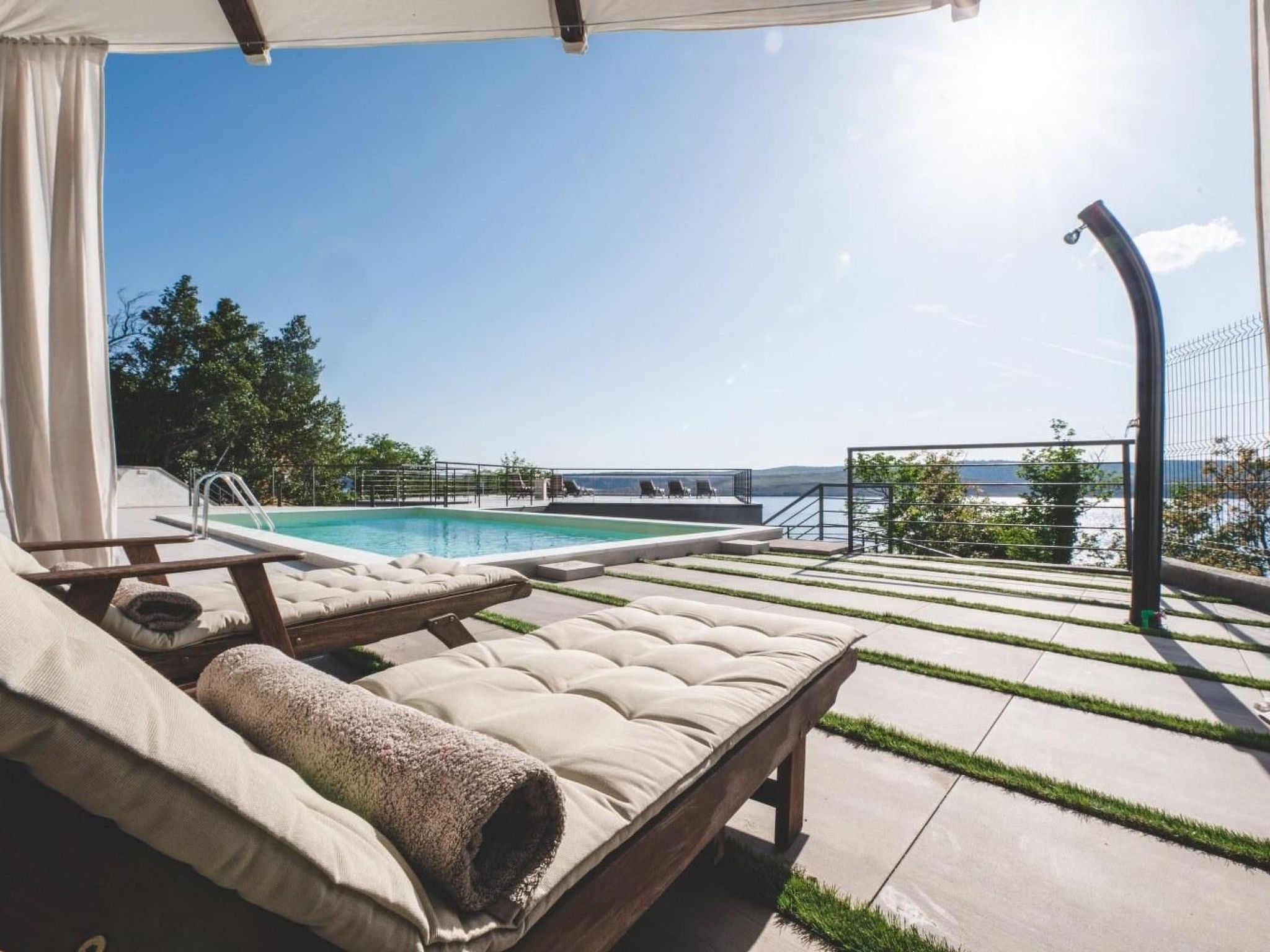 Für 7 Personen und 1 Kind-Binnen