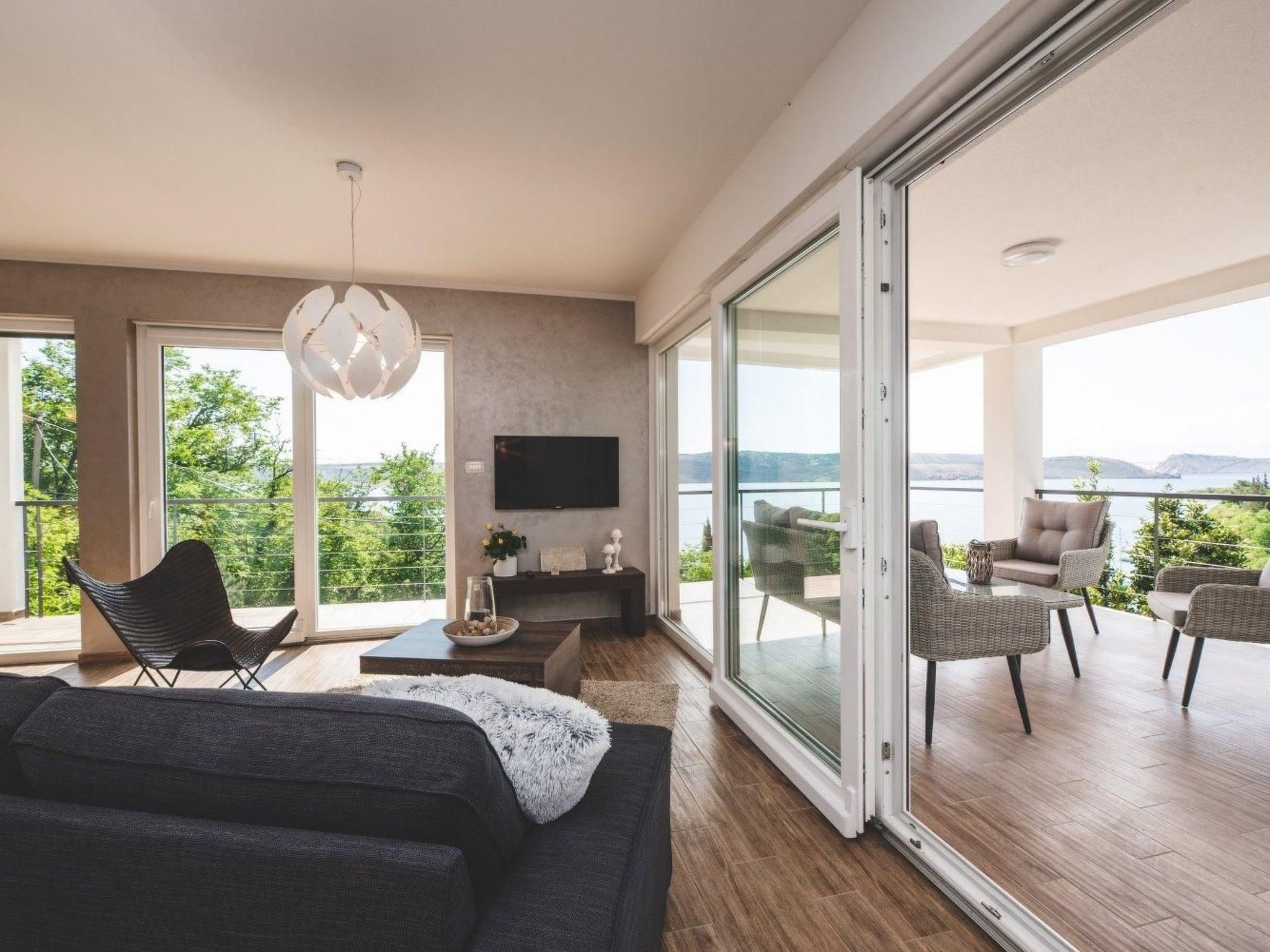 Für 7 Personen und 1 Kind-Binnen