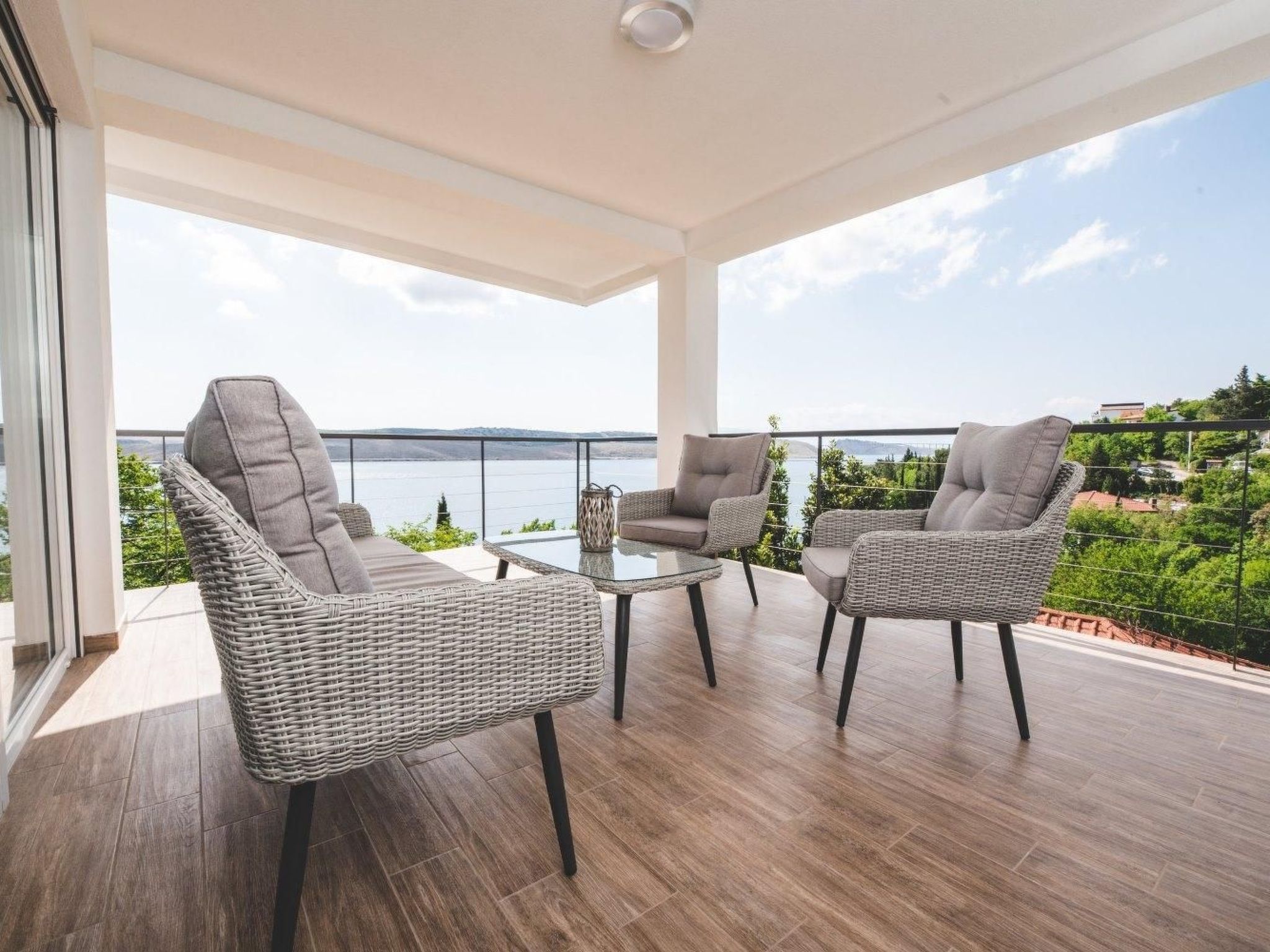 Für 7 Personen und 1 Kind-Binnen