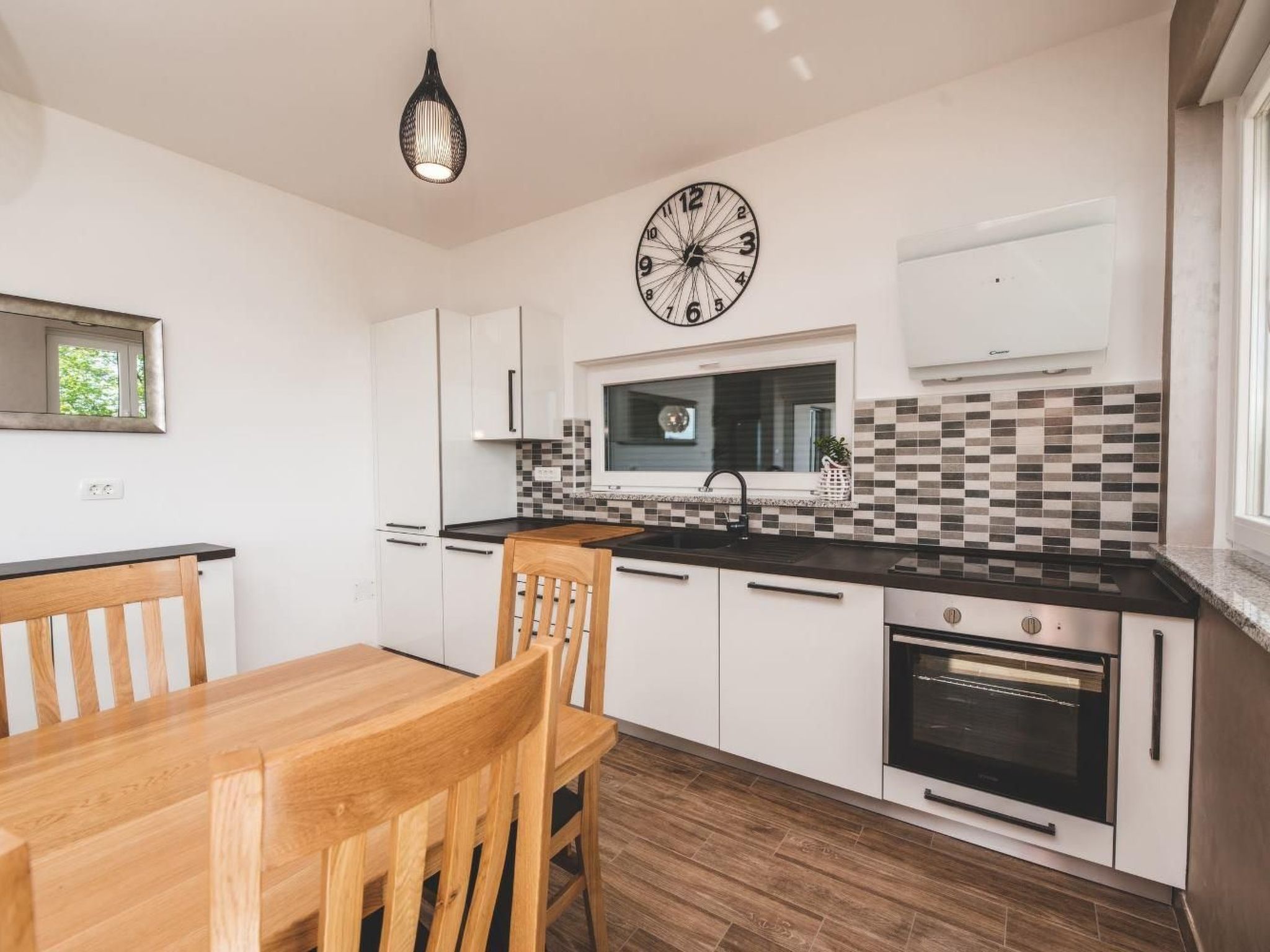 Für 7 Personen und 1 Kind-Binnen