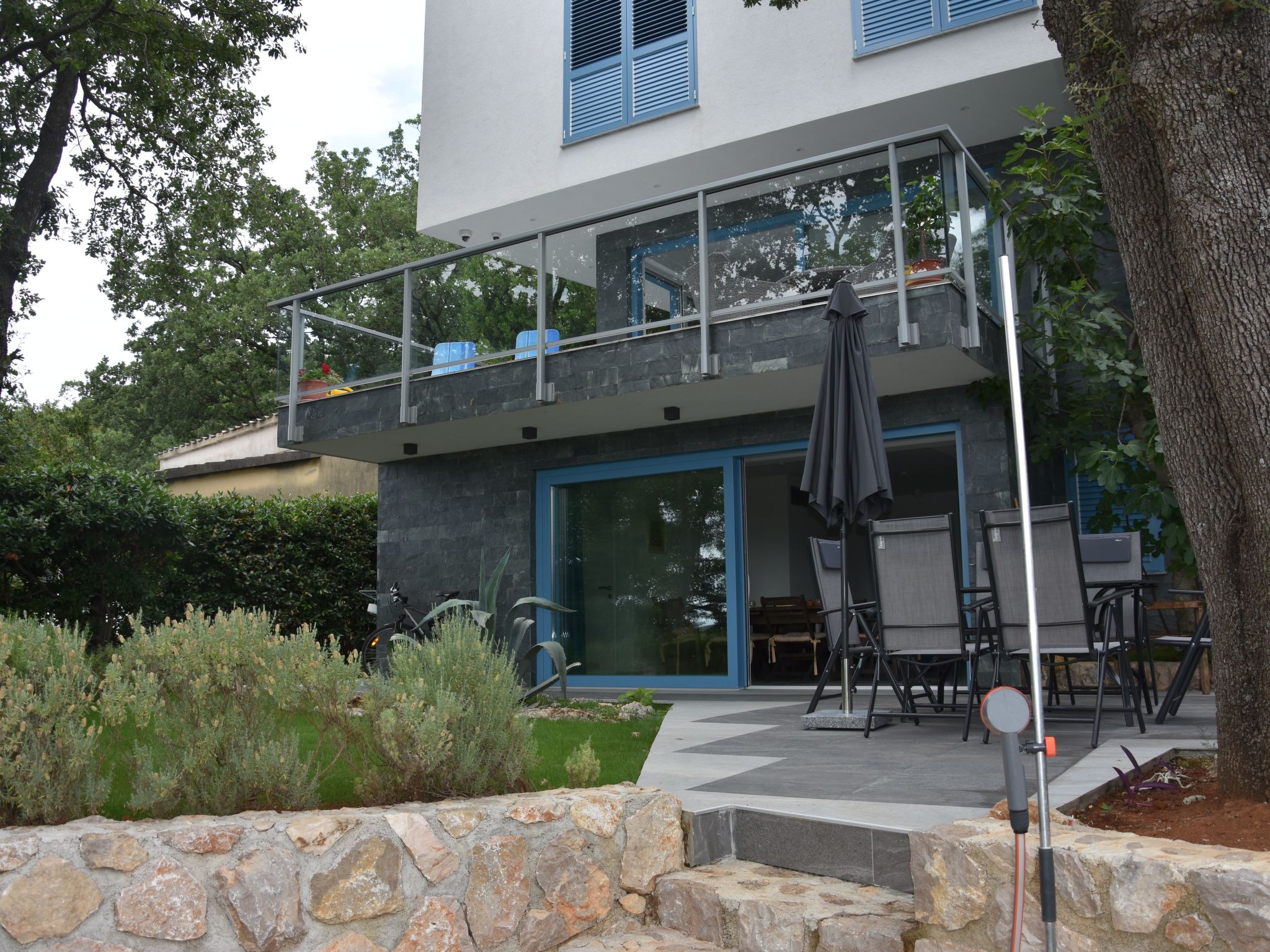 Ferienvilla mit Whirlpool-Draußen