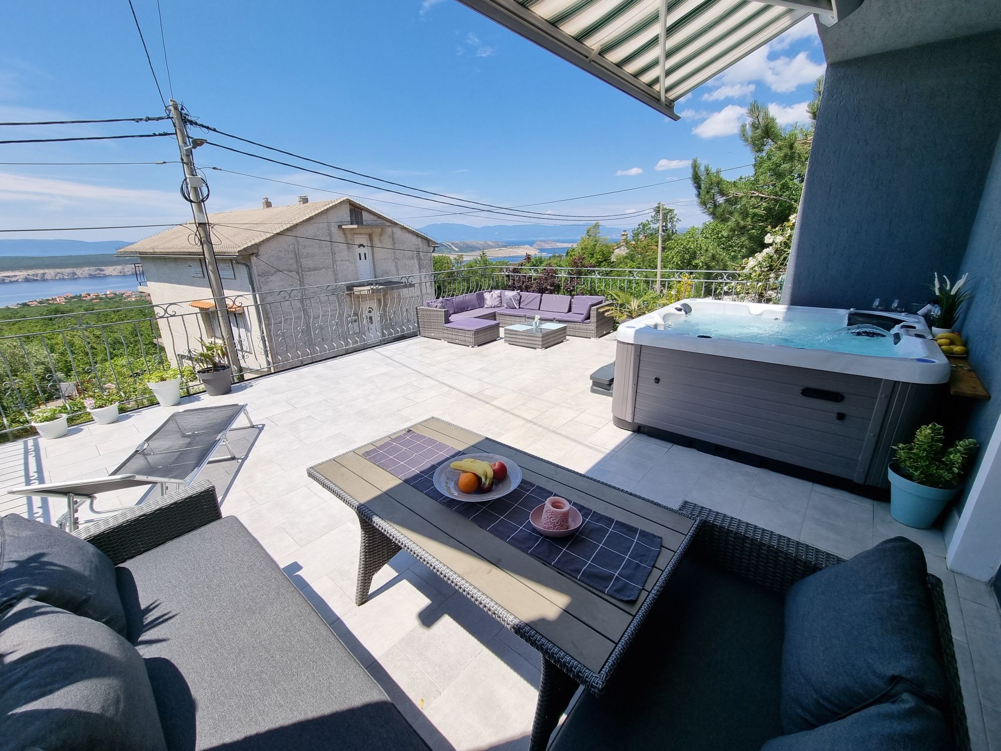 Mit privatem Pool und Sauna-Inside