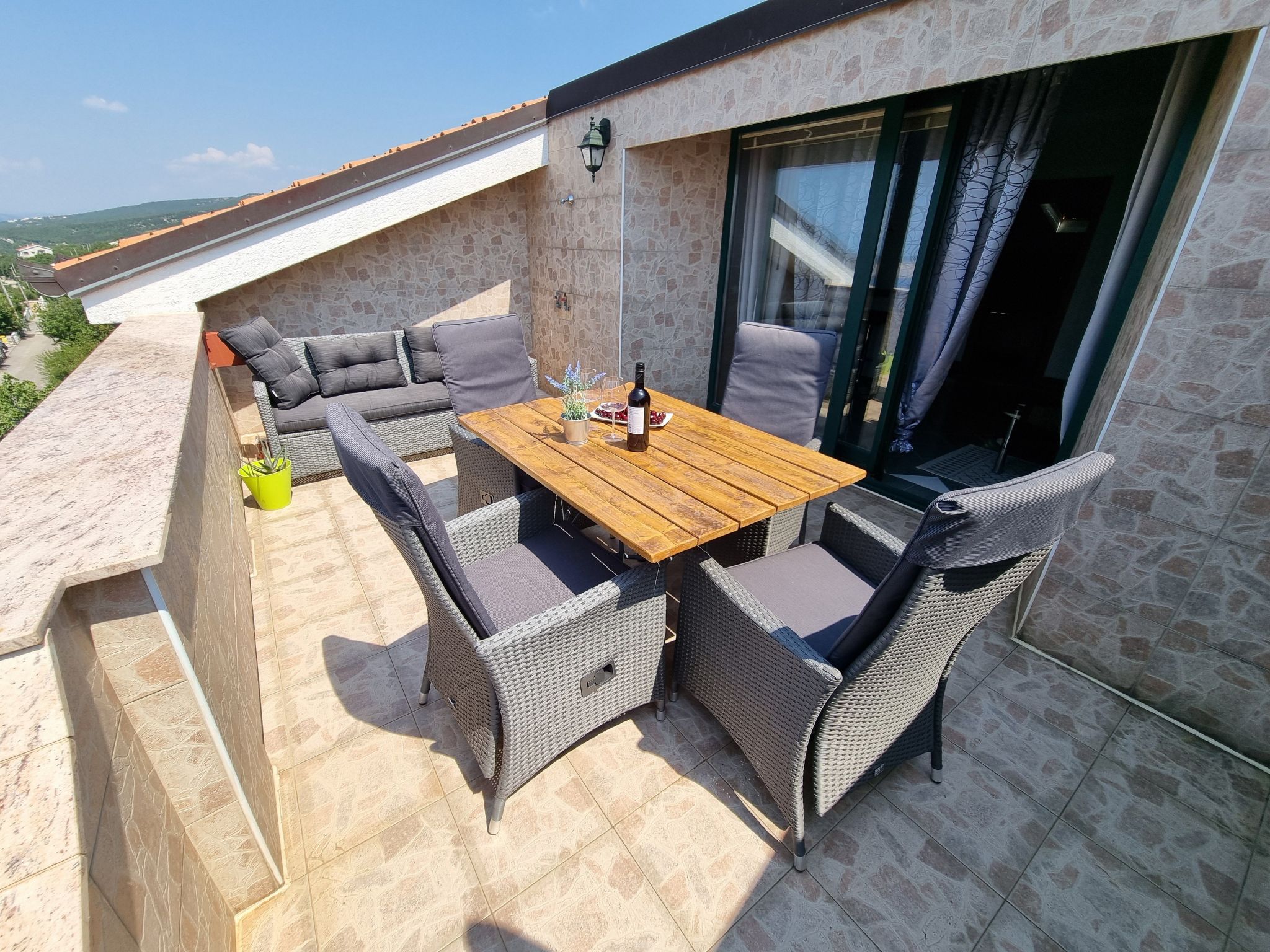 Mit privatem Pool und Sauna-Inside