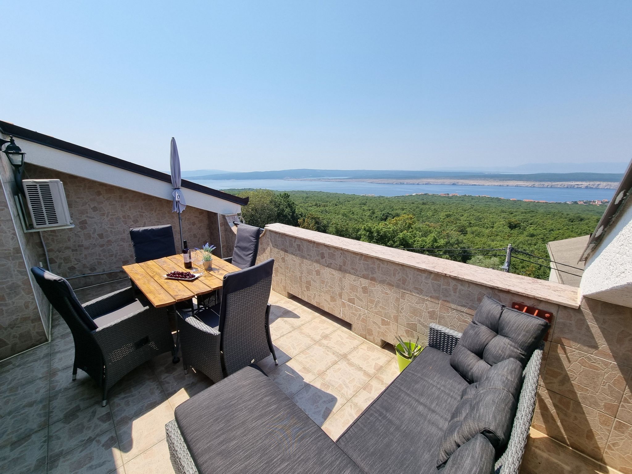 Mit privatem Pool und Sauna-Inside