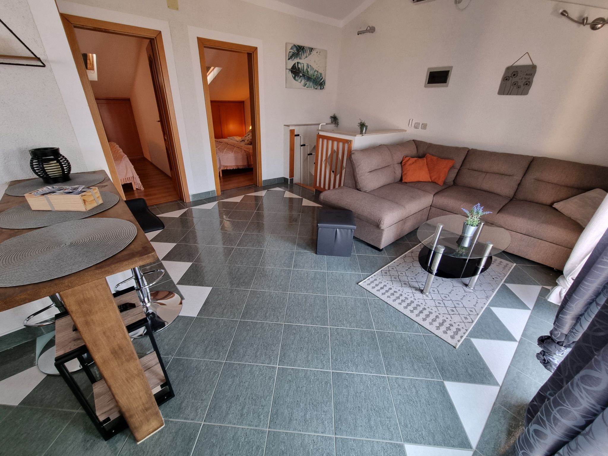 Mit privatem Pool und Sauna-Inside