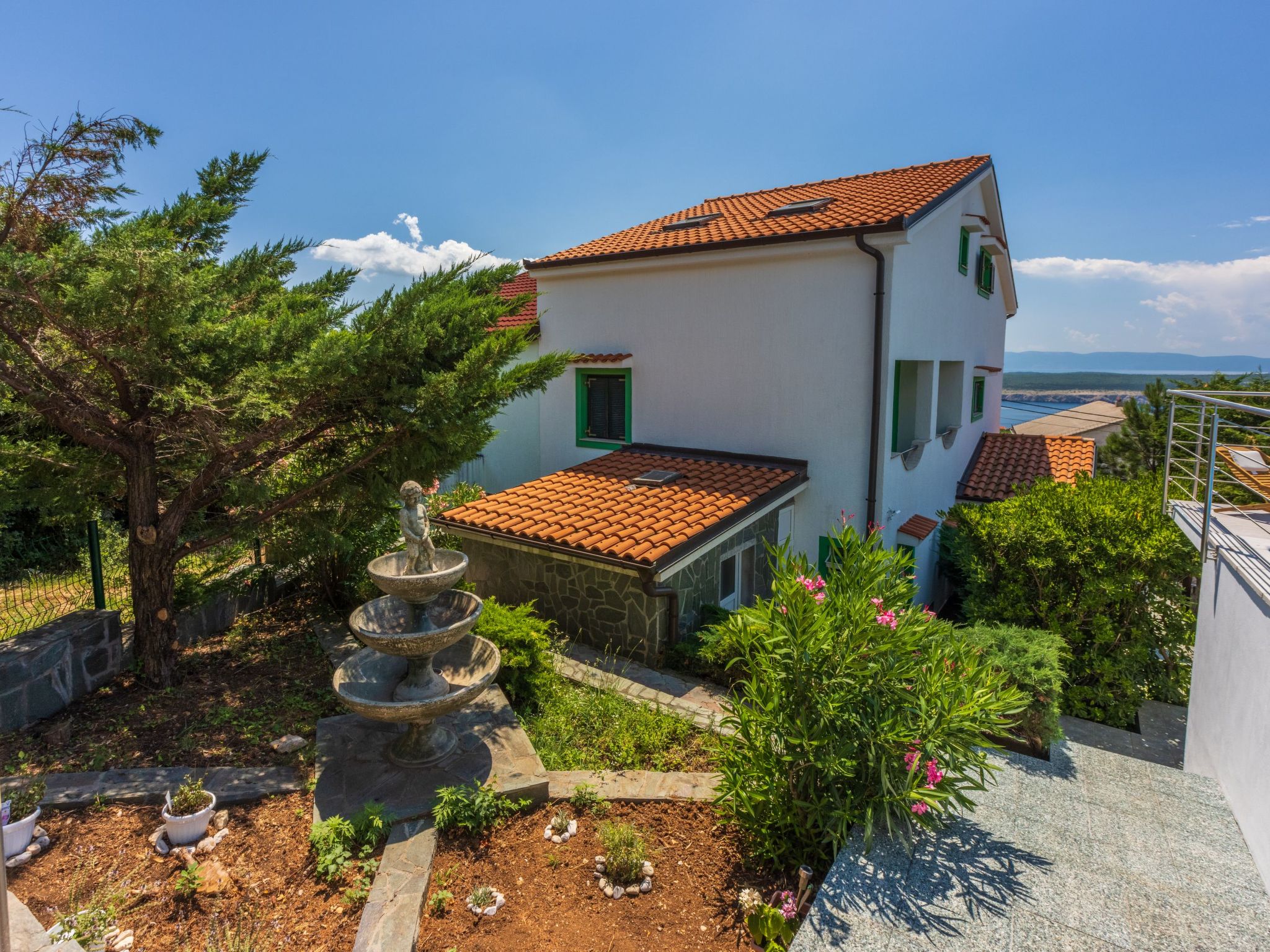 Mit privatem Pool und Sauna-Inside