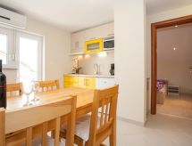 mit privatem Balkon