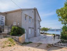 Wohnung in Jadranovo und Meerblick