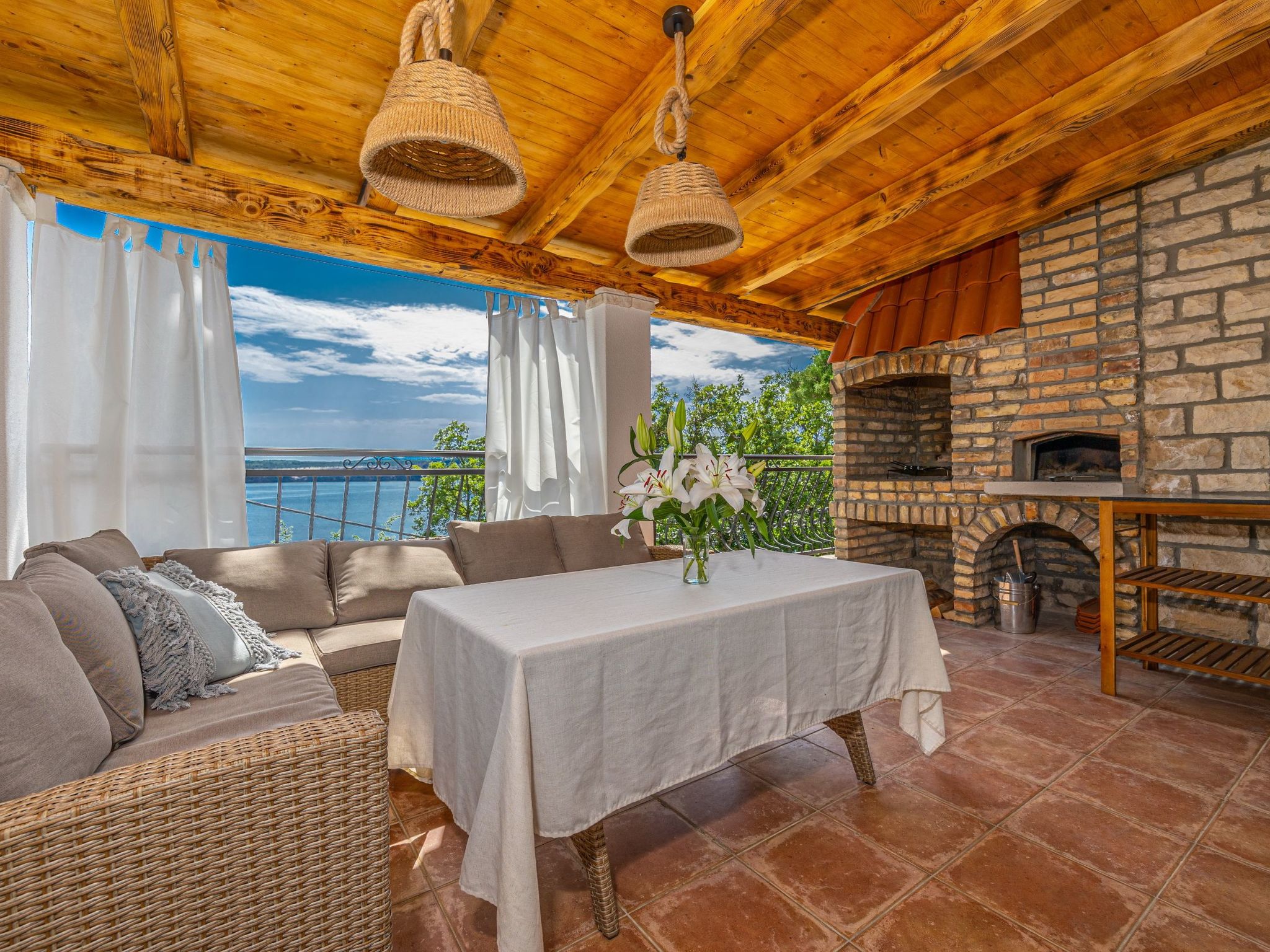 Villa Cikas Palmhouse-Drinnen