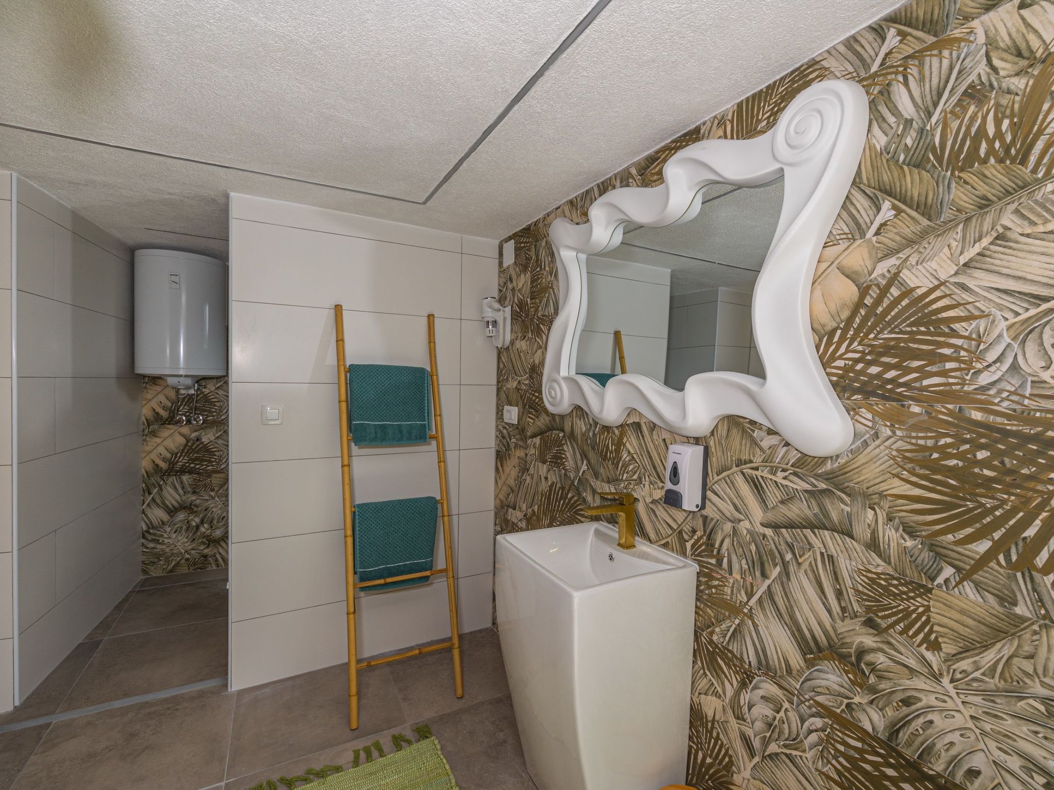 Villa Cikas Palmhouse-Drinnen