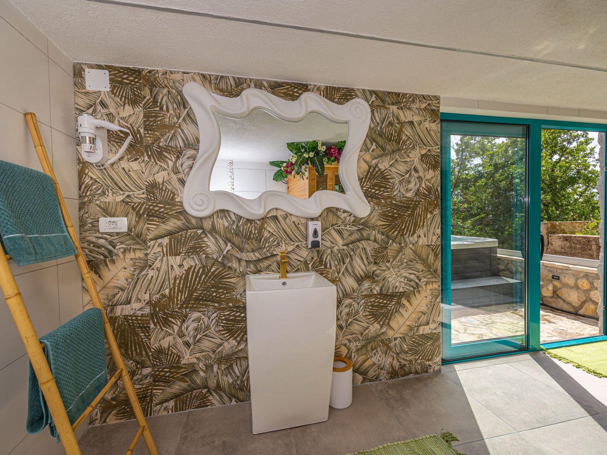 Villa Cikas Palmhouse-Drinnen