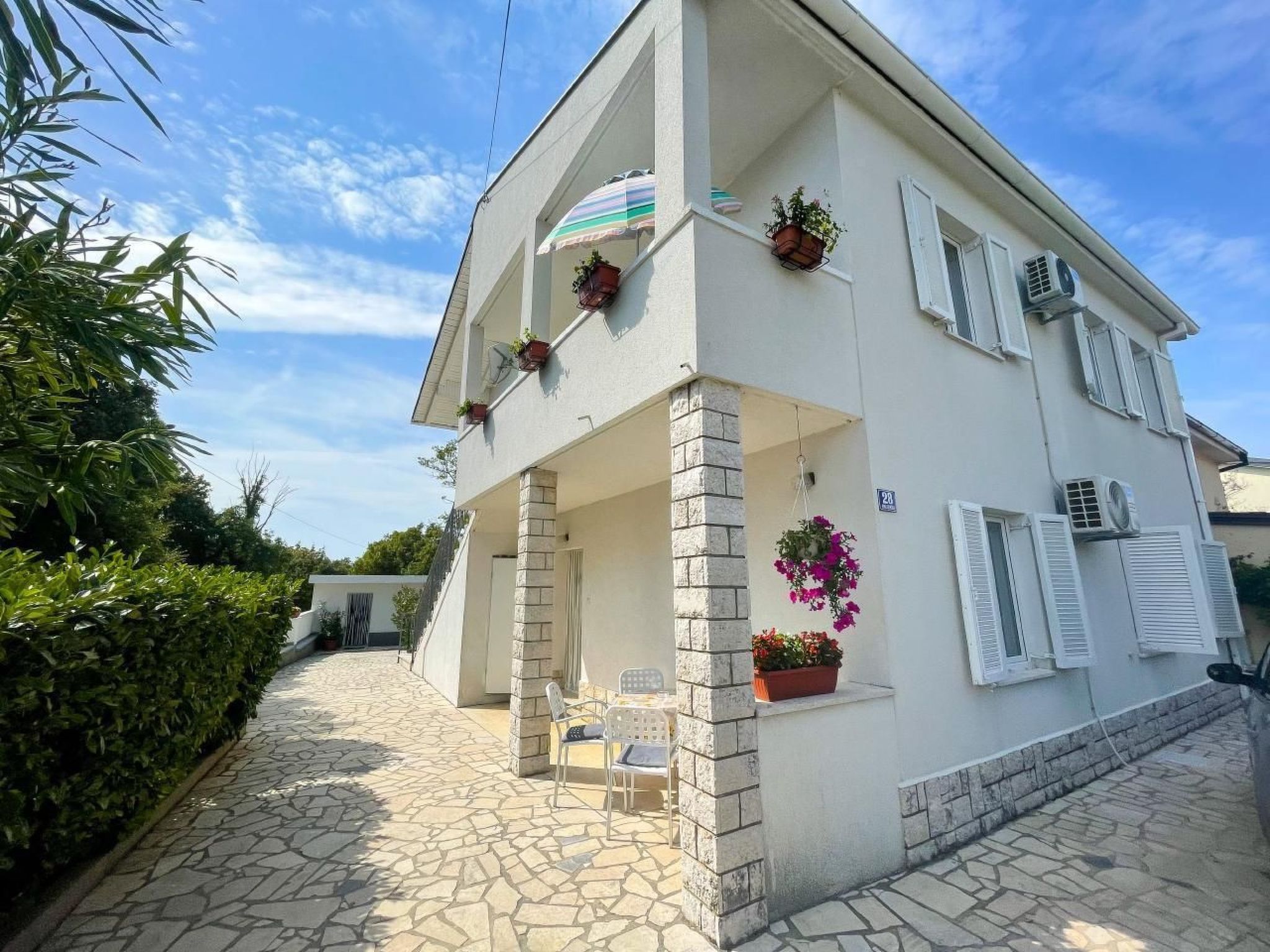 Schöne Ferienwohnung in Jadranovo mit Grill, Terrasse und Garten Villa in Jadranovo