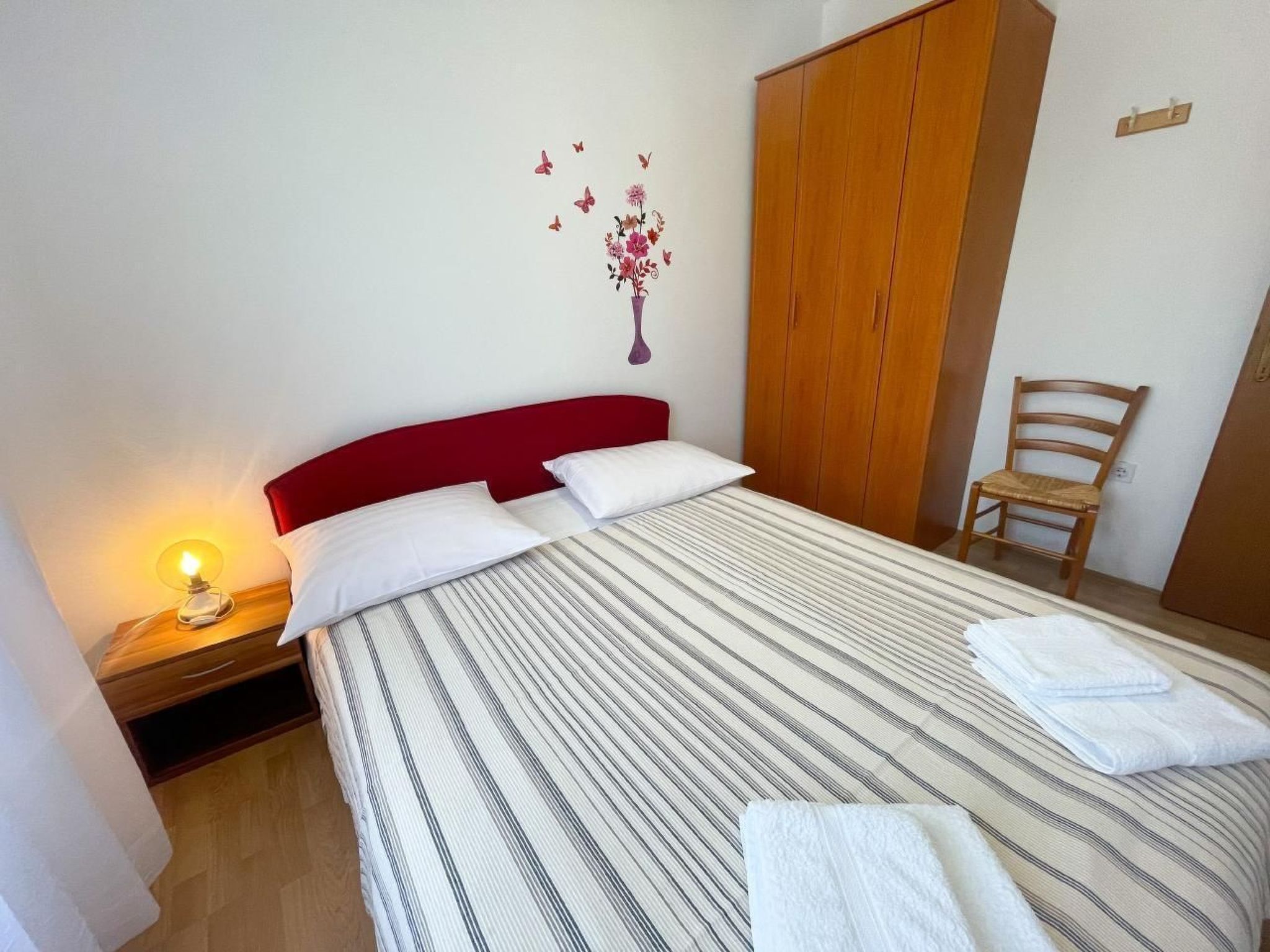 Schöne Ferienwohnung in Jadranovo mit Grill, Terrasse und Garten-Inside