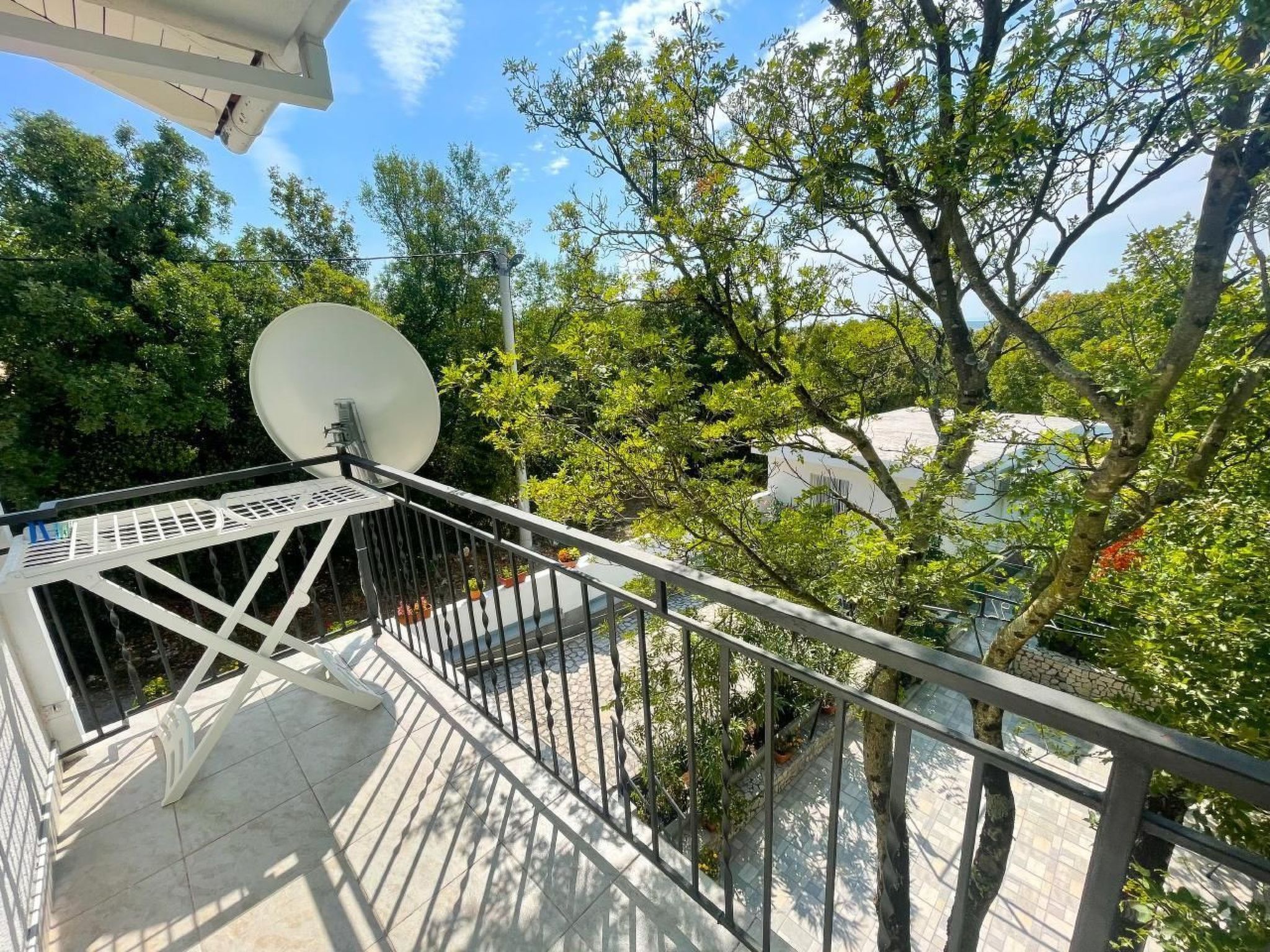 Schöne Ferienwohnung in Jadranovo mit Grill, Terrasse und Garten-Outside