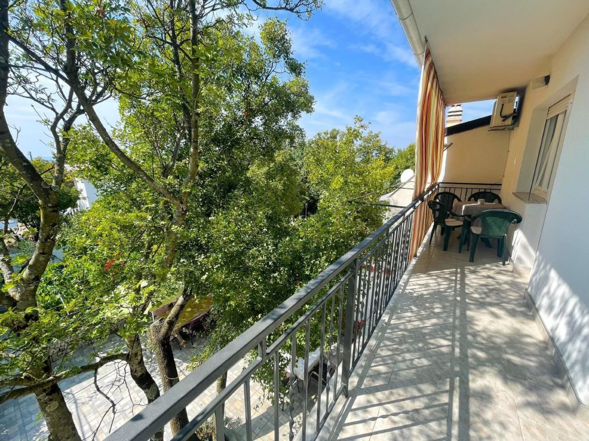 Schöne Ferienwohnung in Jadranovo mit Grill, Terrasse und Garten-Outside