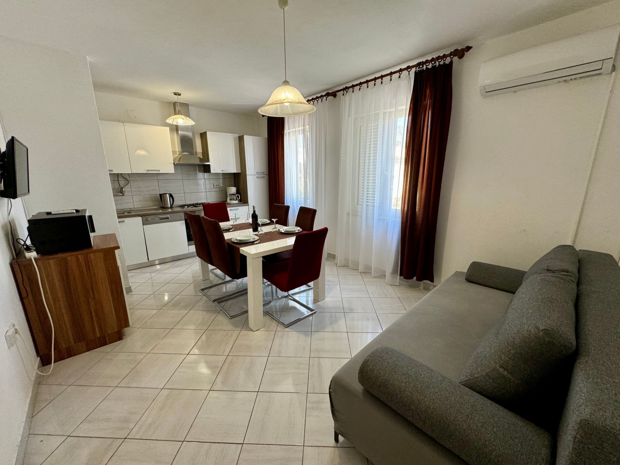 Schöne Ferienwohnung in Jadranovo mit Grill, Terrasse und Garten-Image-tags.info