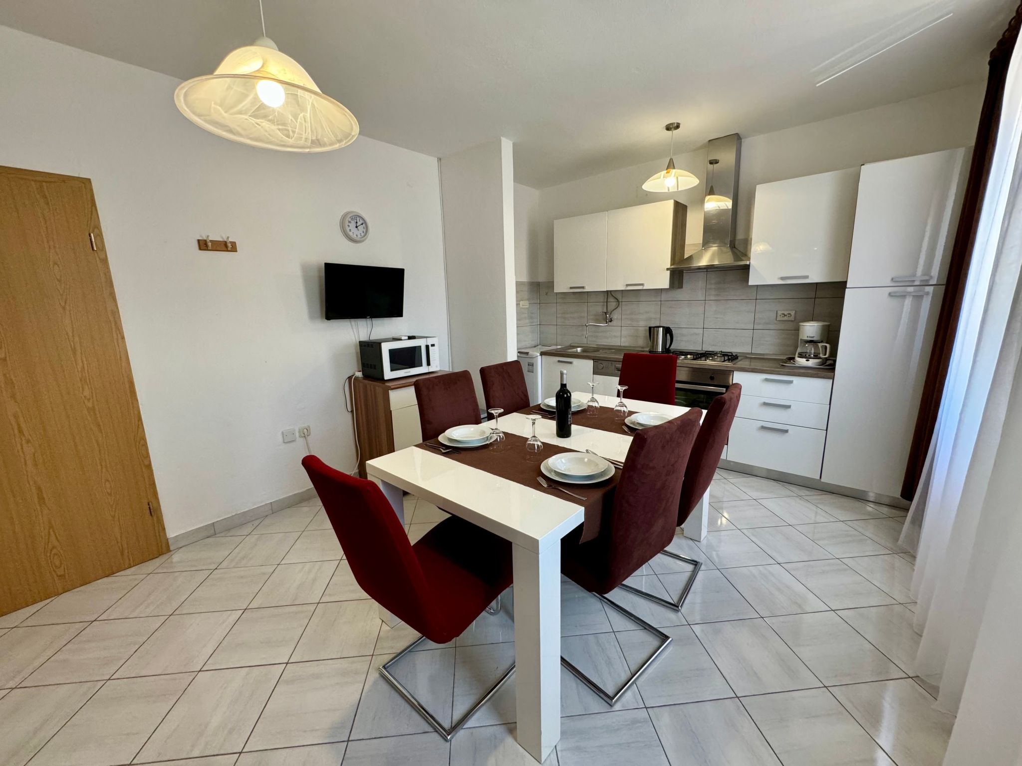 Schöne Ferienwohnung in Jadranovo mit Grill, Terrasse und Garten-Inside