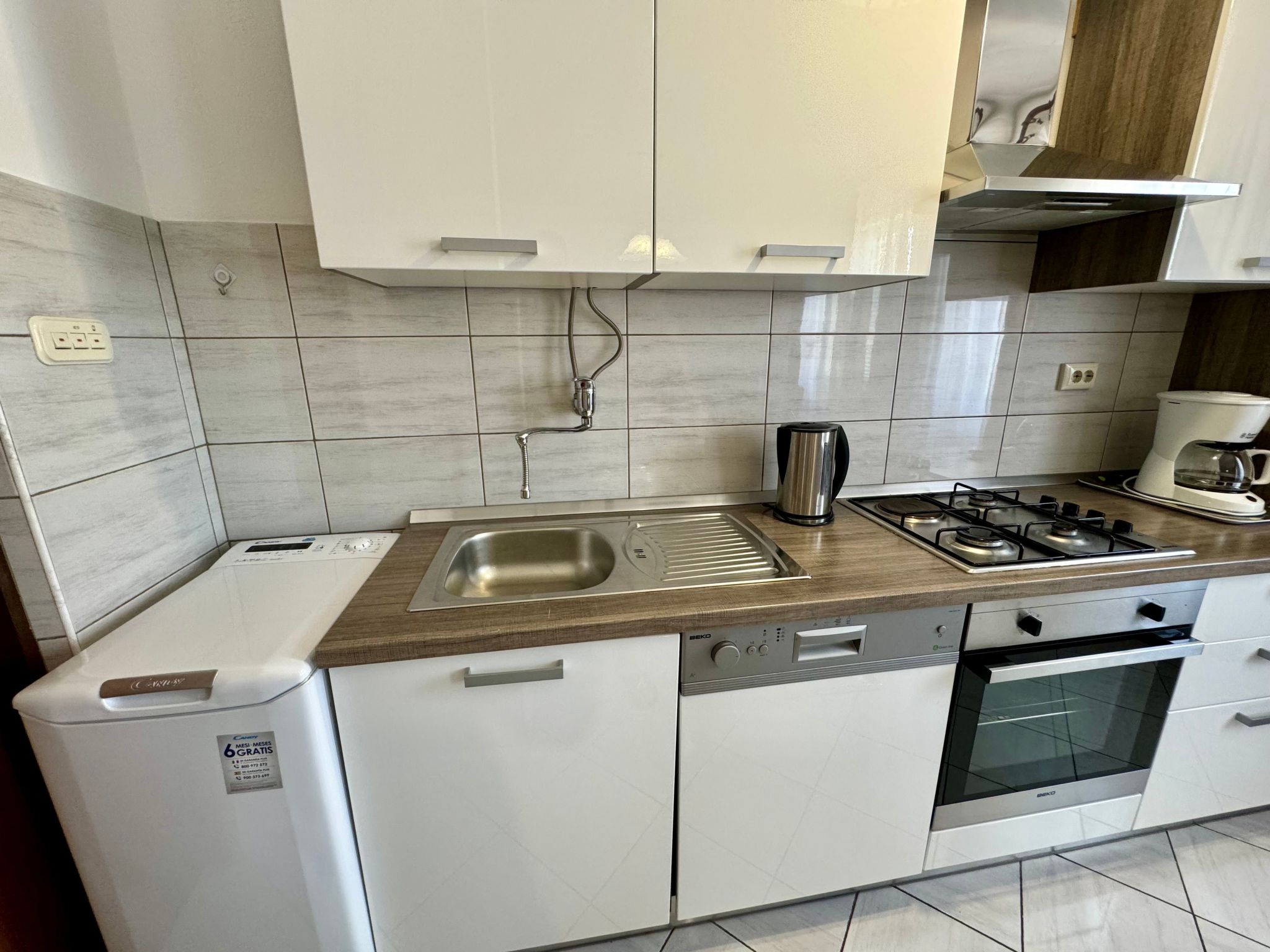 Schöne Ferienwohnung in Jadranovo mit Grill, Terrasse und Garten-Inside