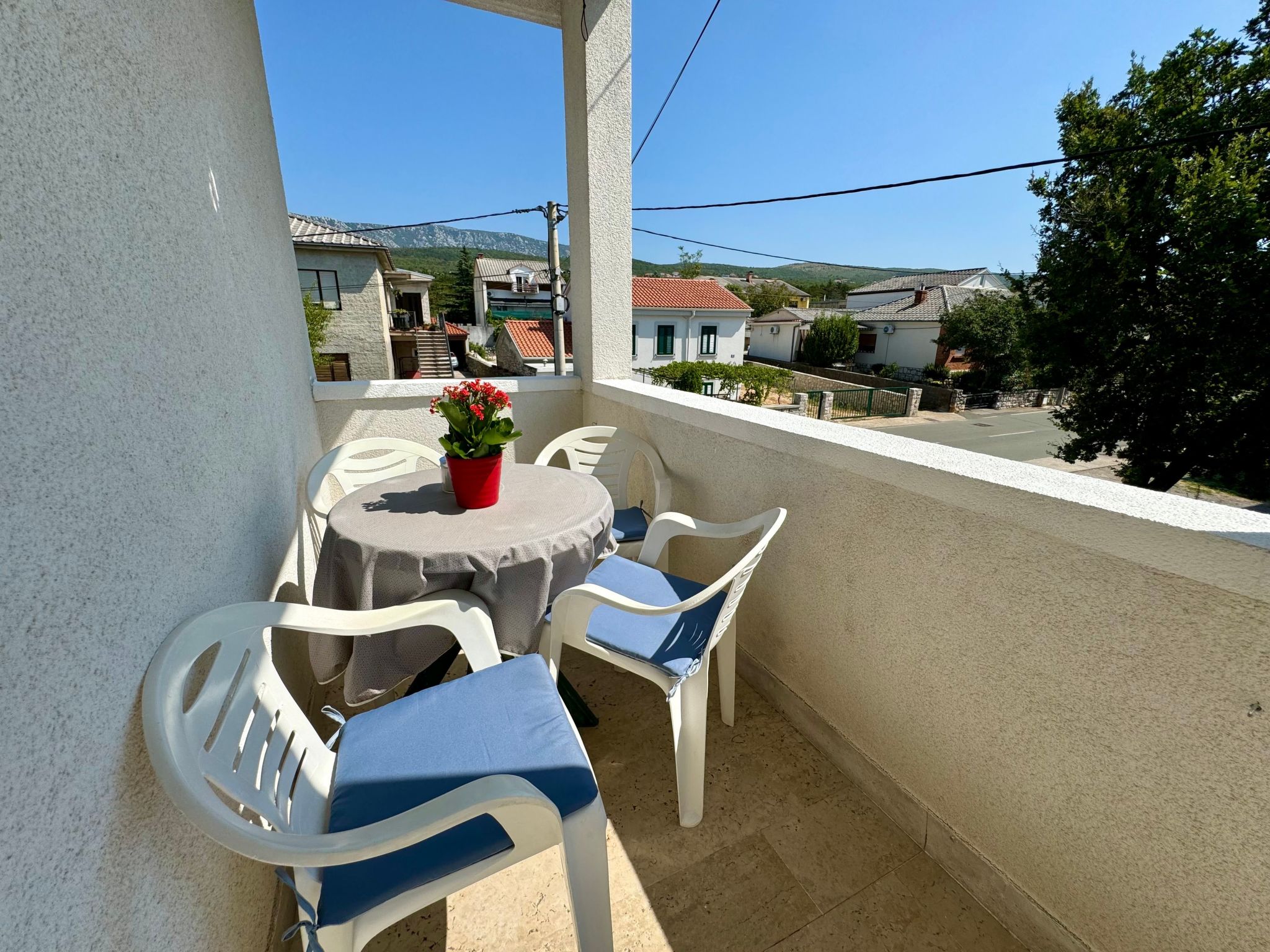 Photo of Schöne Ferienwohnung in Jadranovo mit Grill, Terrasse und Garten