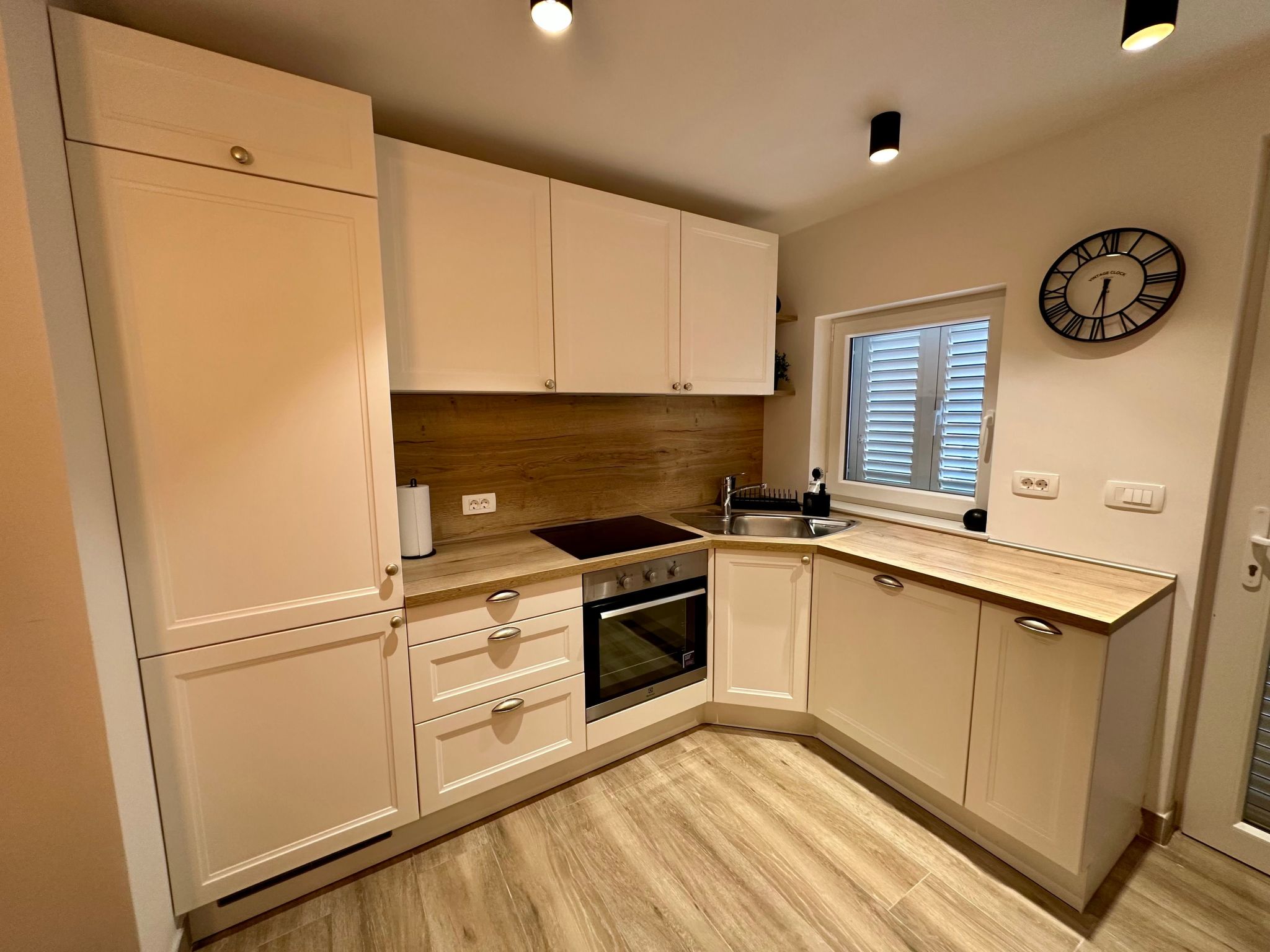 Holiday house Ena-Binnen