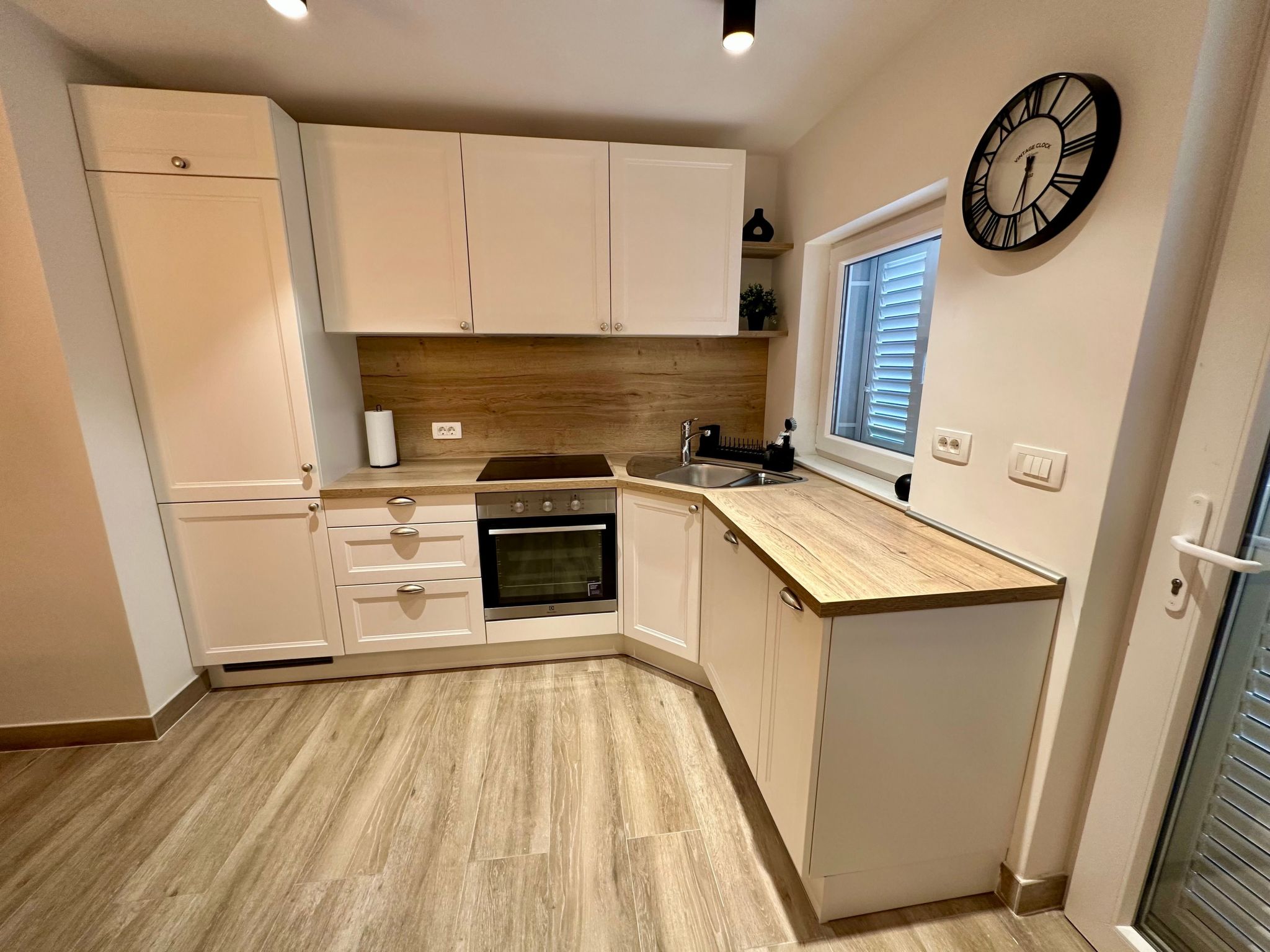 Holiday house Ena-Binnen