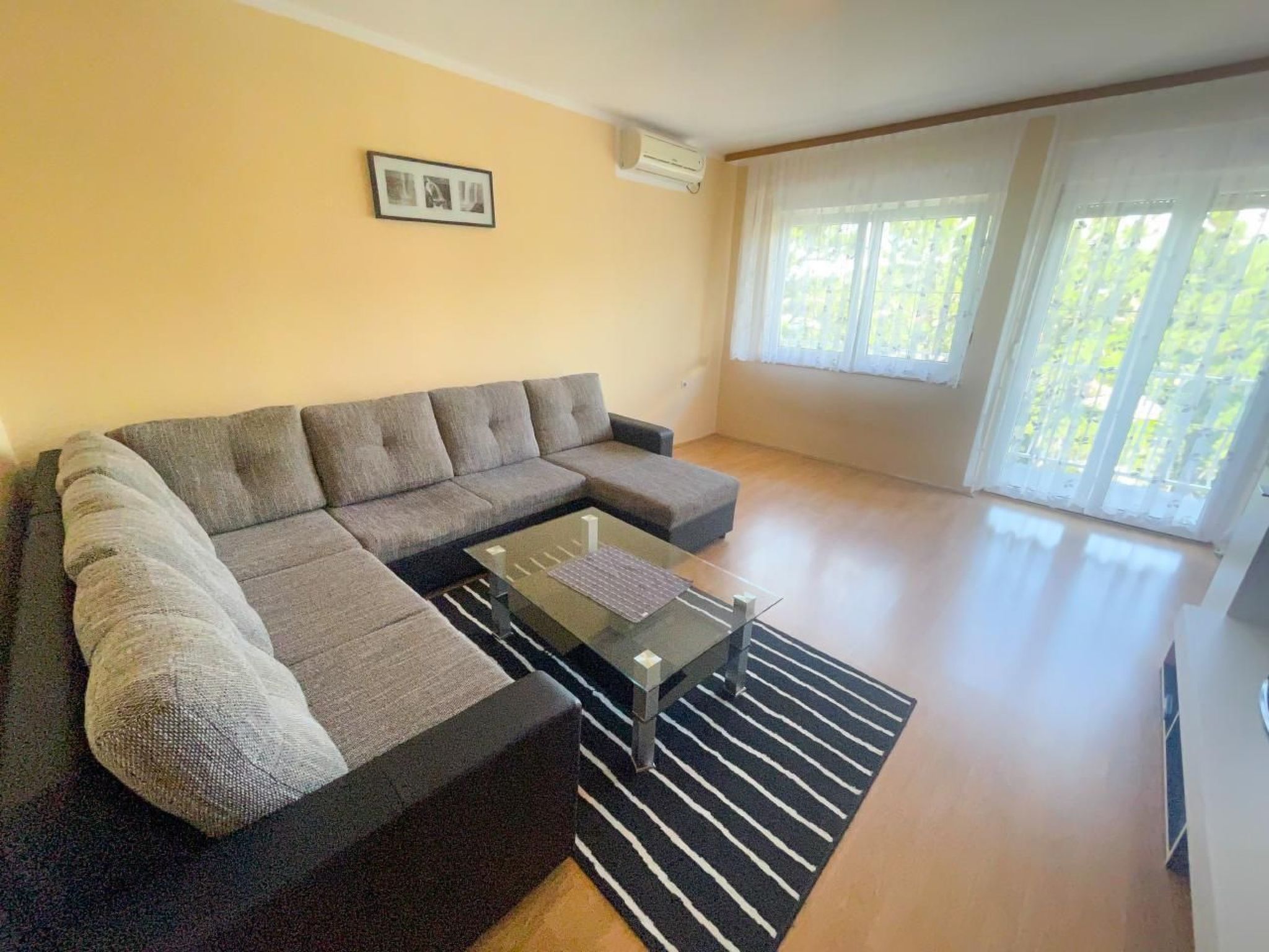 Appartement in Jadranovo mit Garten, Terrasse und Grill