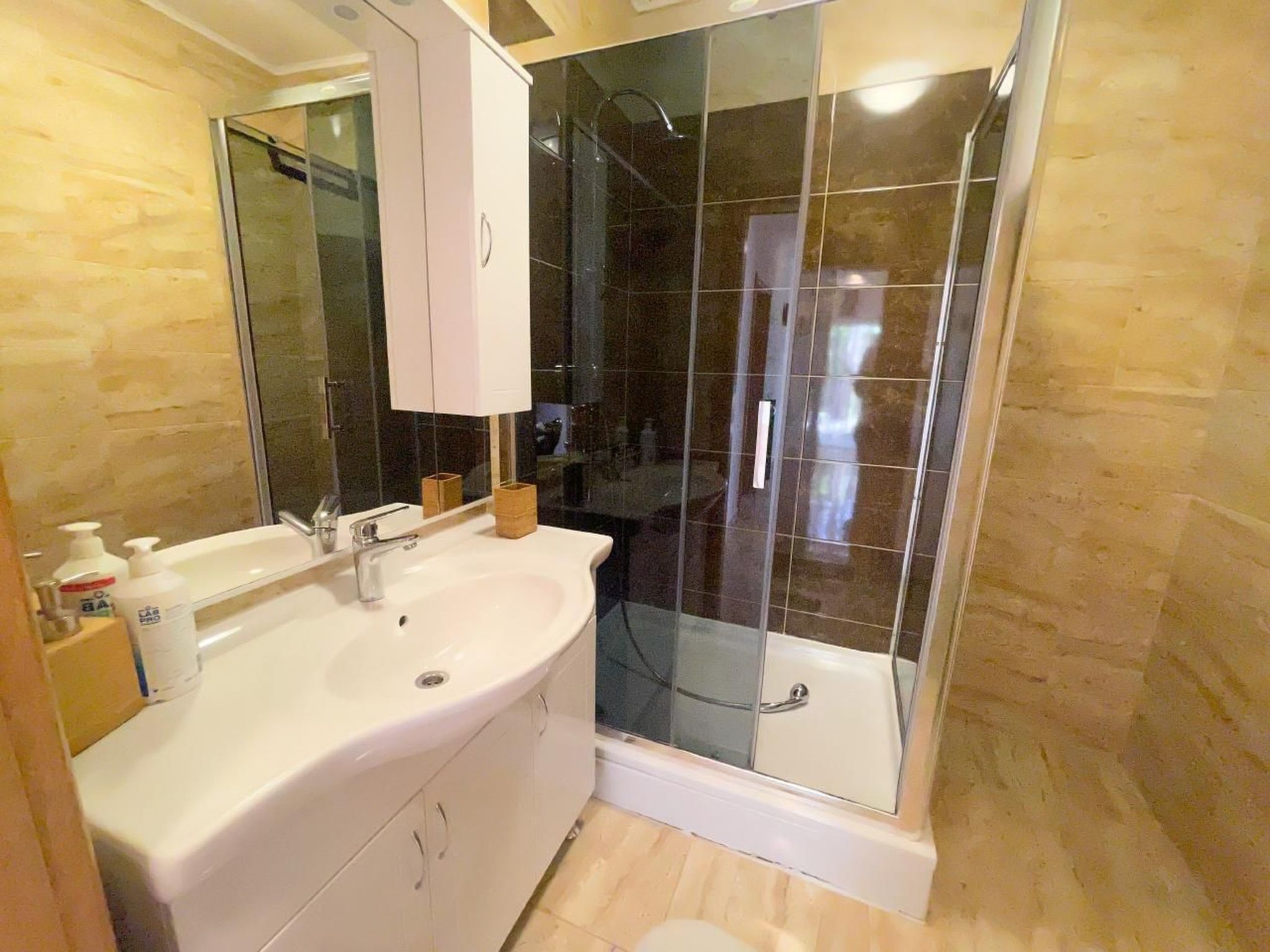 Appartement in Jadranovo mit Garten, Terrasse und Grill-Image-tags.info