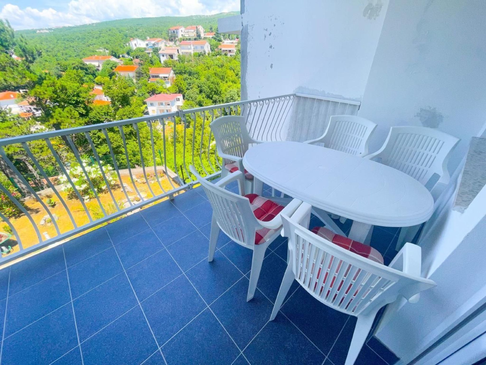 Appartement in Jadranovo mit Garten, Terrasse und Grill-Outside