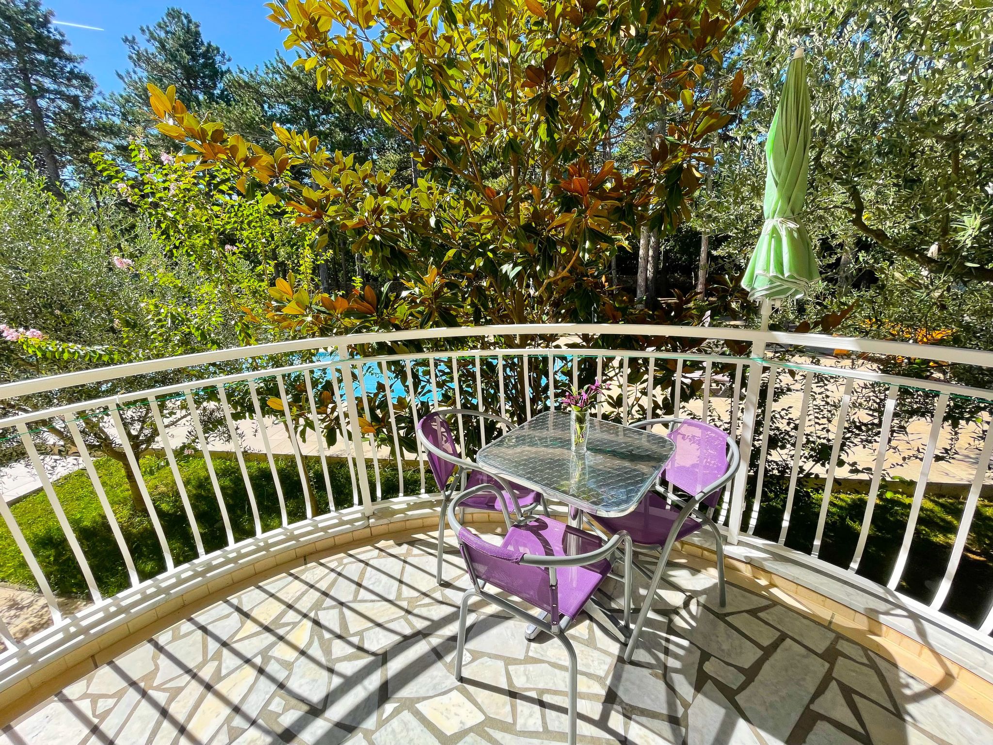 Photo of Wohnung in Jadranovo mit Terrasse, Garten und gemeinschaftlichem Pool