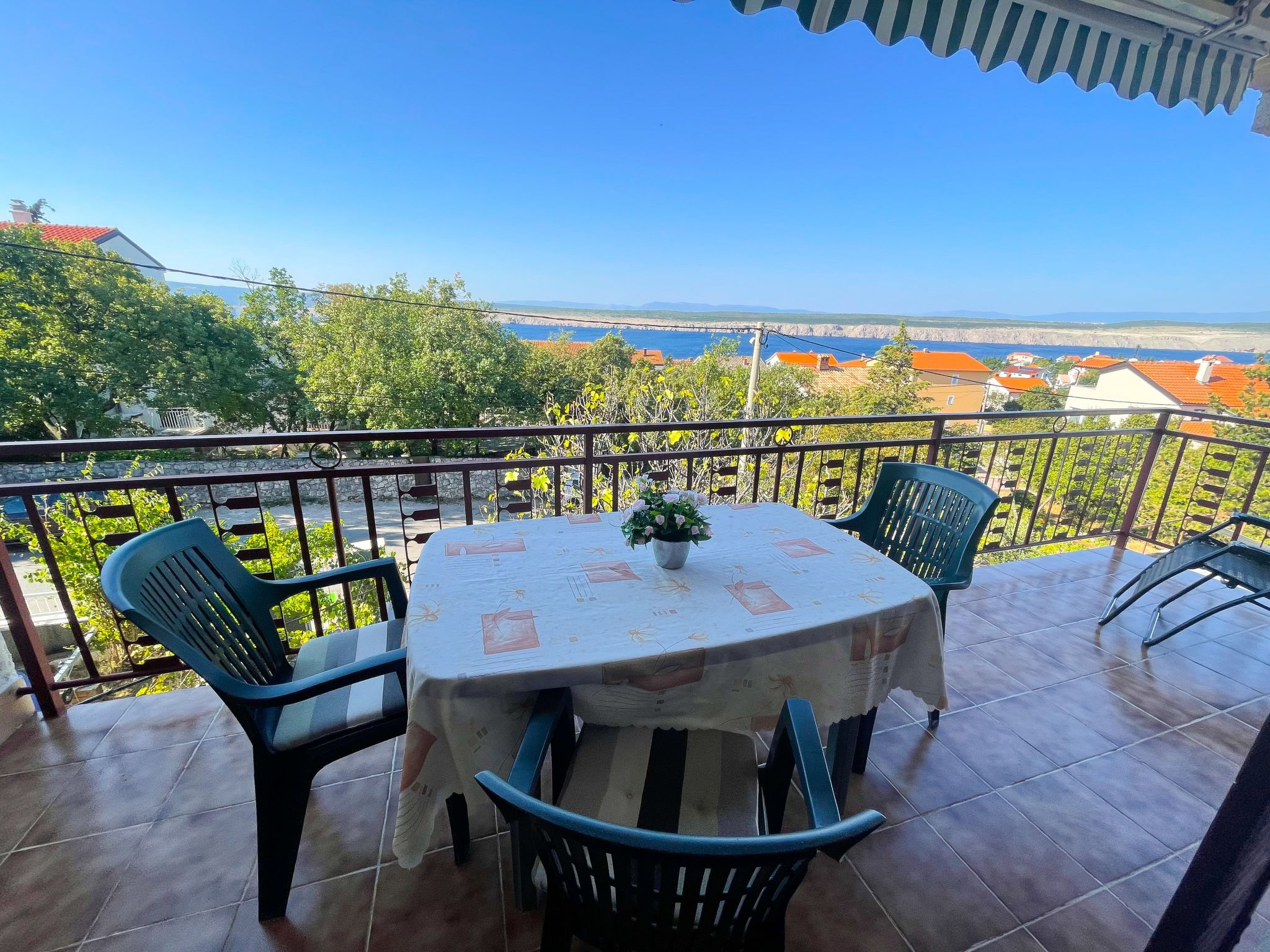 Gesamte Wohnung in Jadranovo mit Grill und Garten-Outside