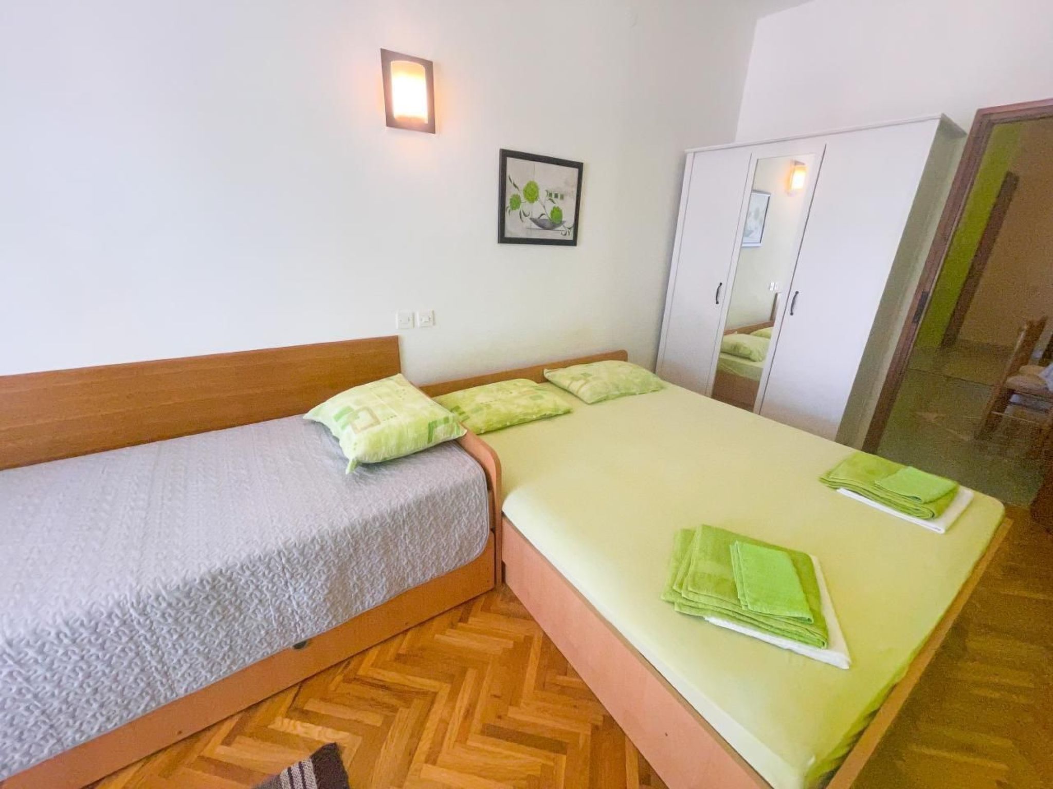 Wohnung in Jadranovo mit Grill und Garten