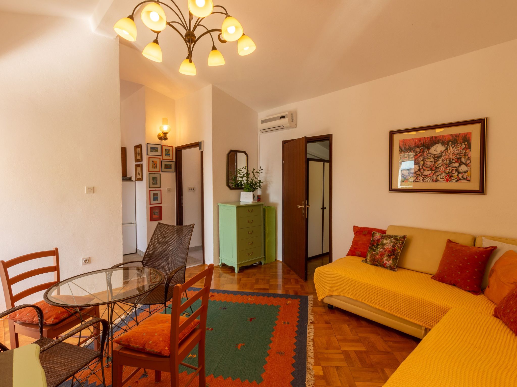 Appartement in Jadranovo mit Garten und Grill-Drinnen