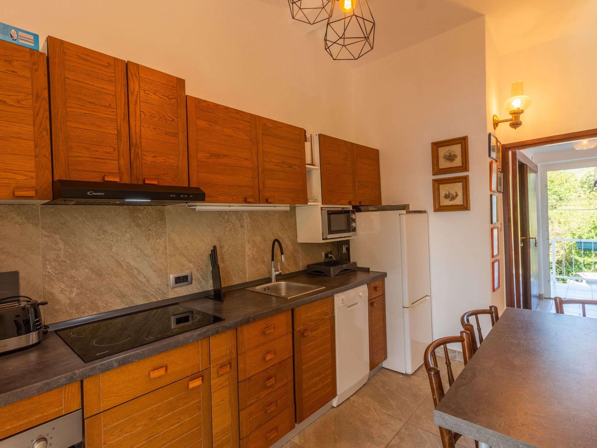 Appartement in Jadranovo mit Garten und Grill-Drinnen