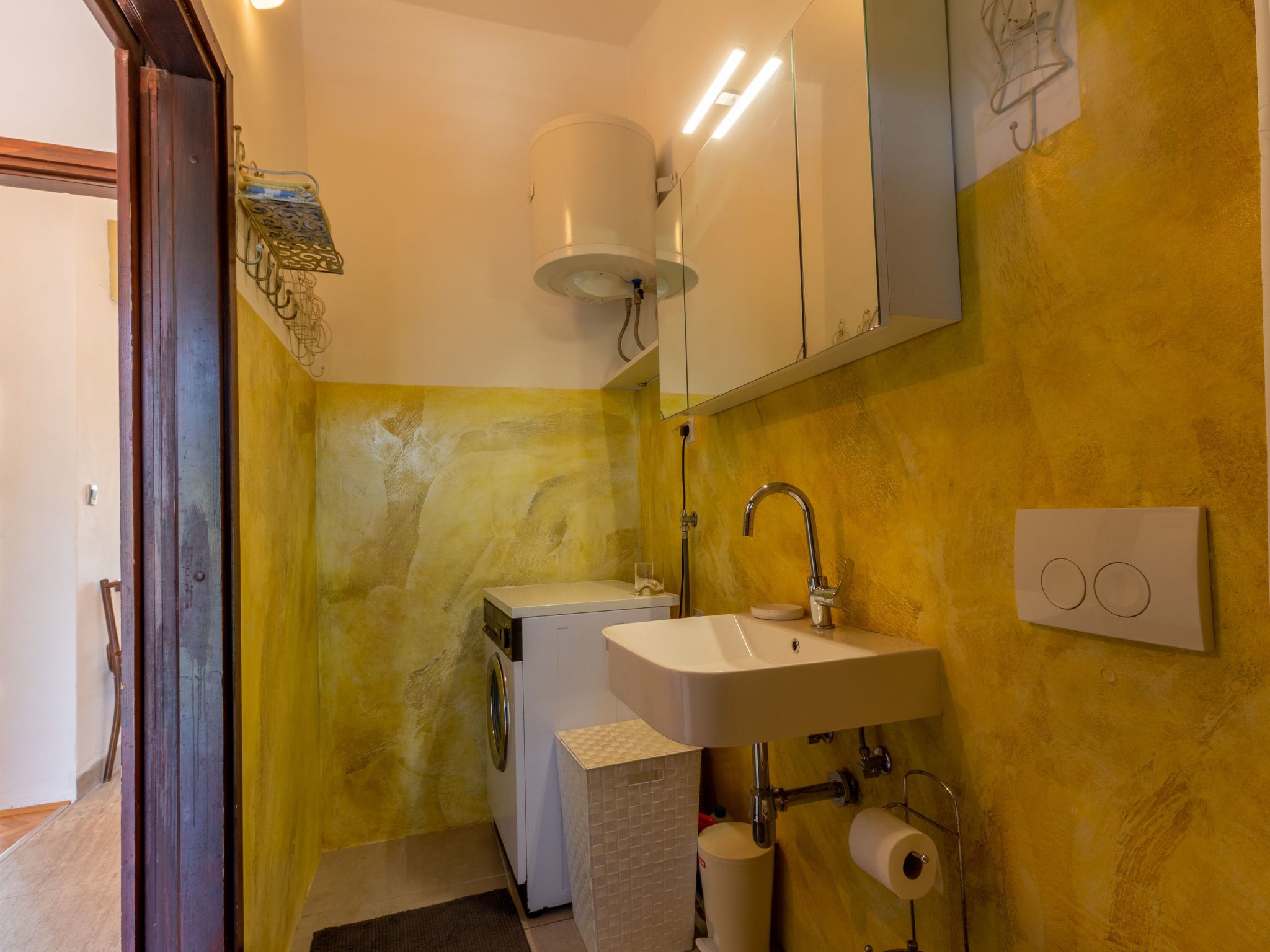 Photo of Appartement in Jadranovo mit Garten und Grill