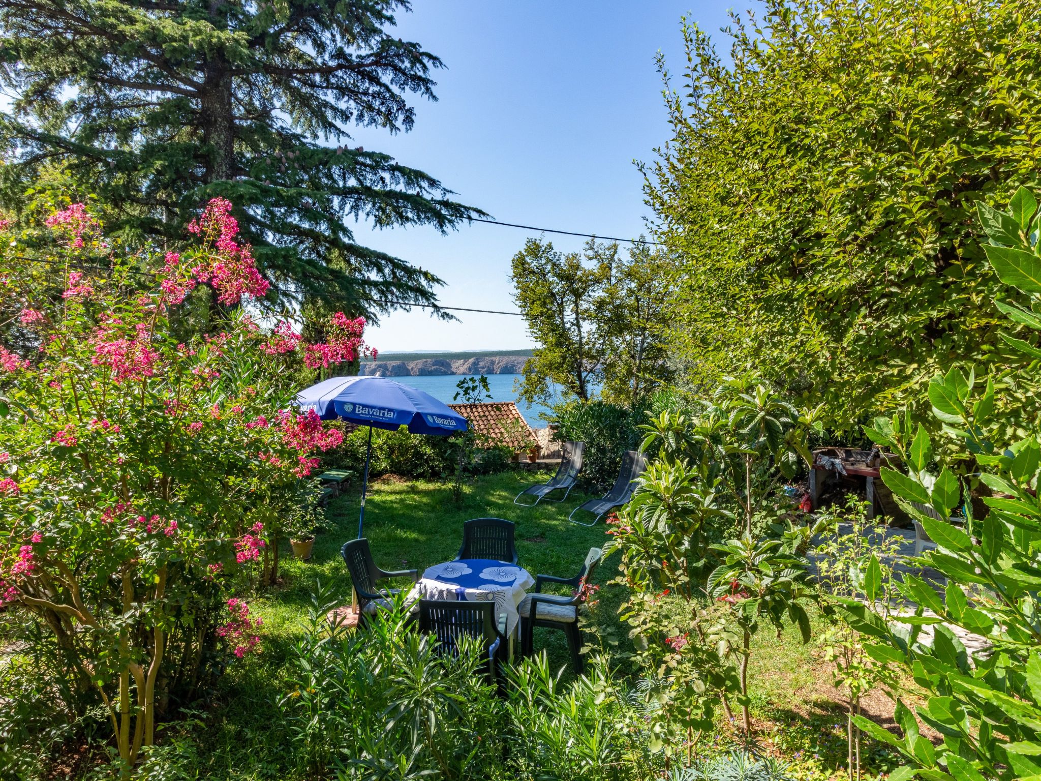 In Jadranovo mit Terrasse und Grill-Image-tags.info