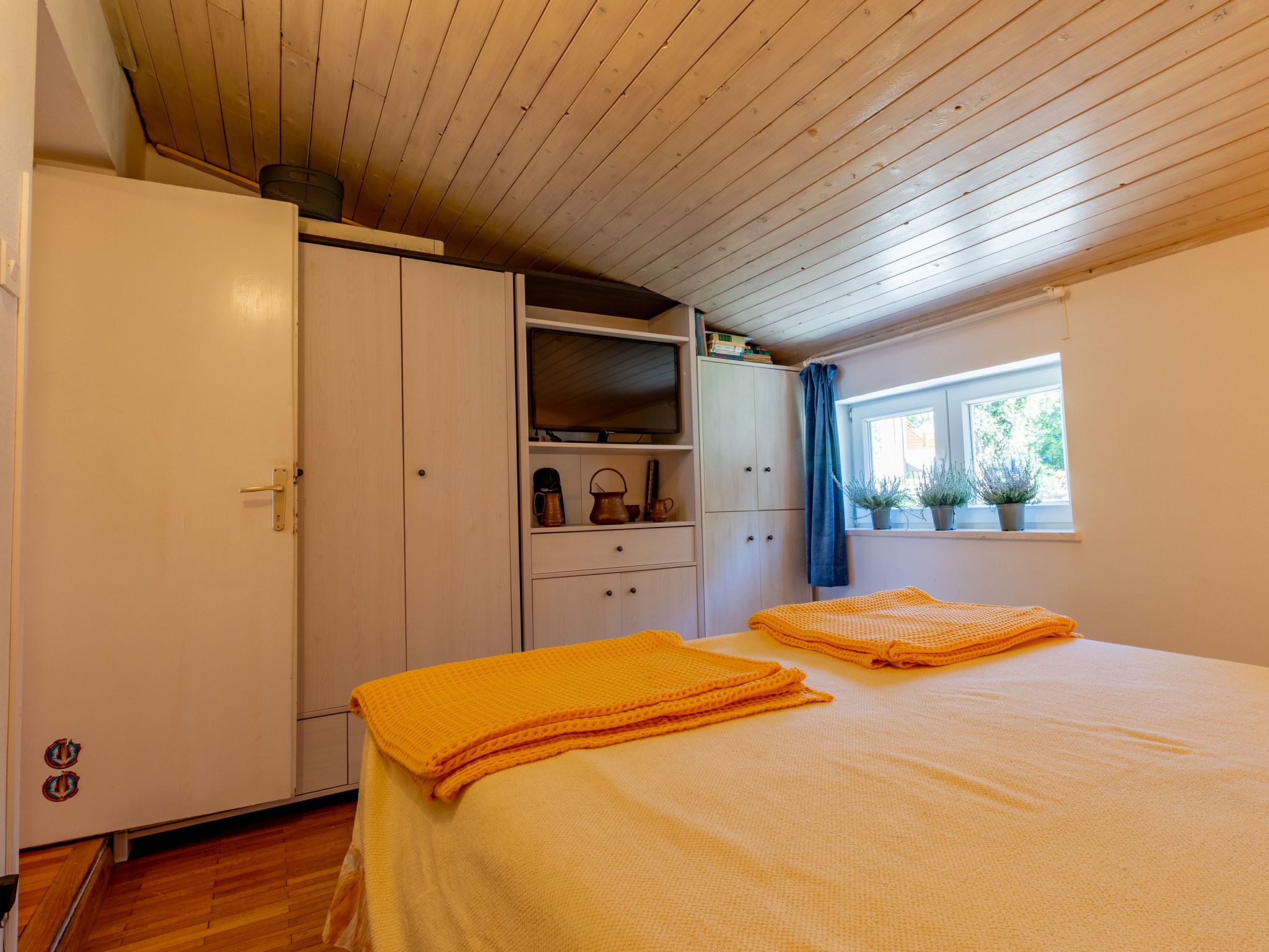 In Jadranovo mit Terrasse und Grill-Drinnen