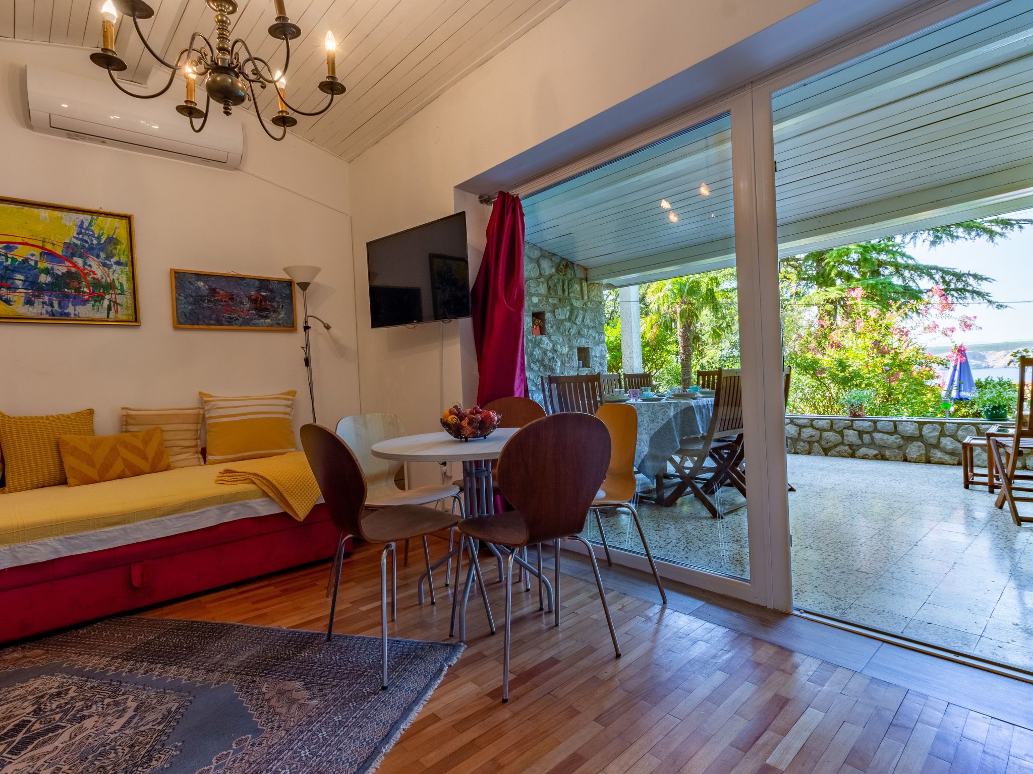 In Jadranovo mit Terrasse und Grill-Image-tags.info