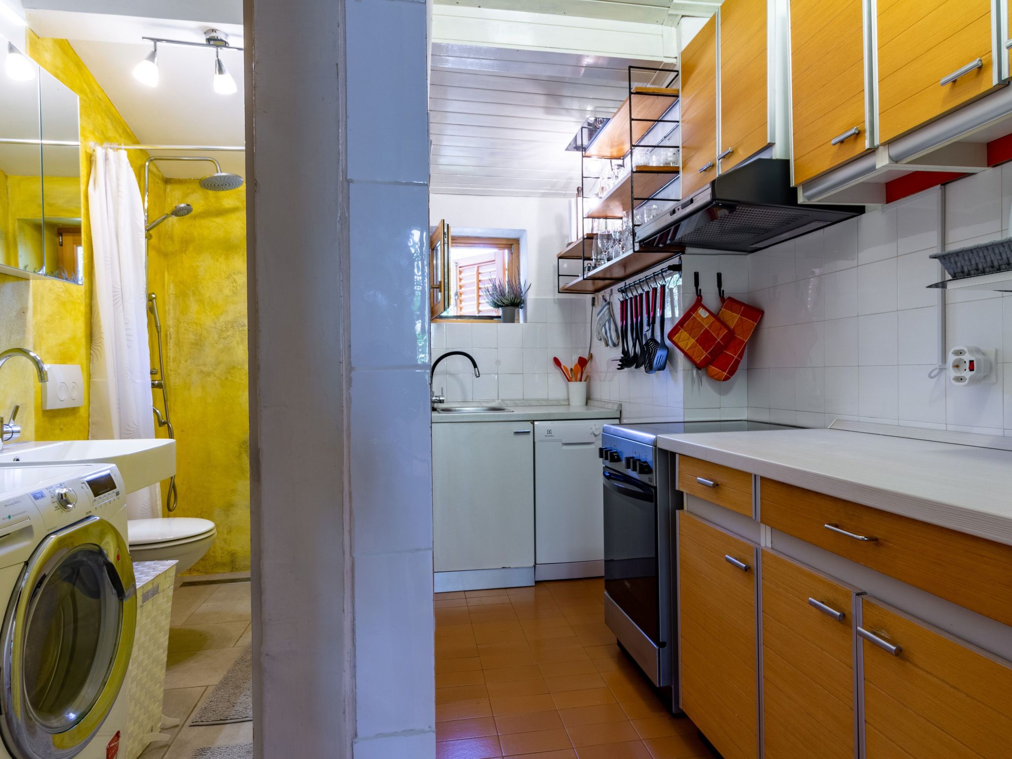 Photo of in Jadranovo mit Terrasse und Grill